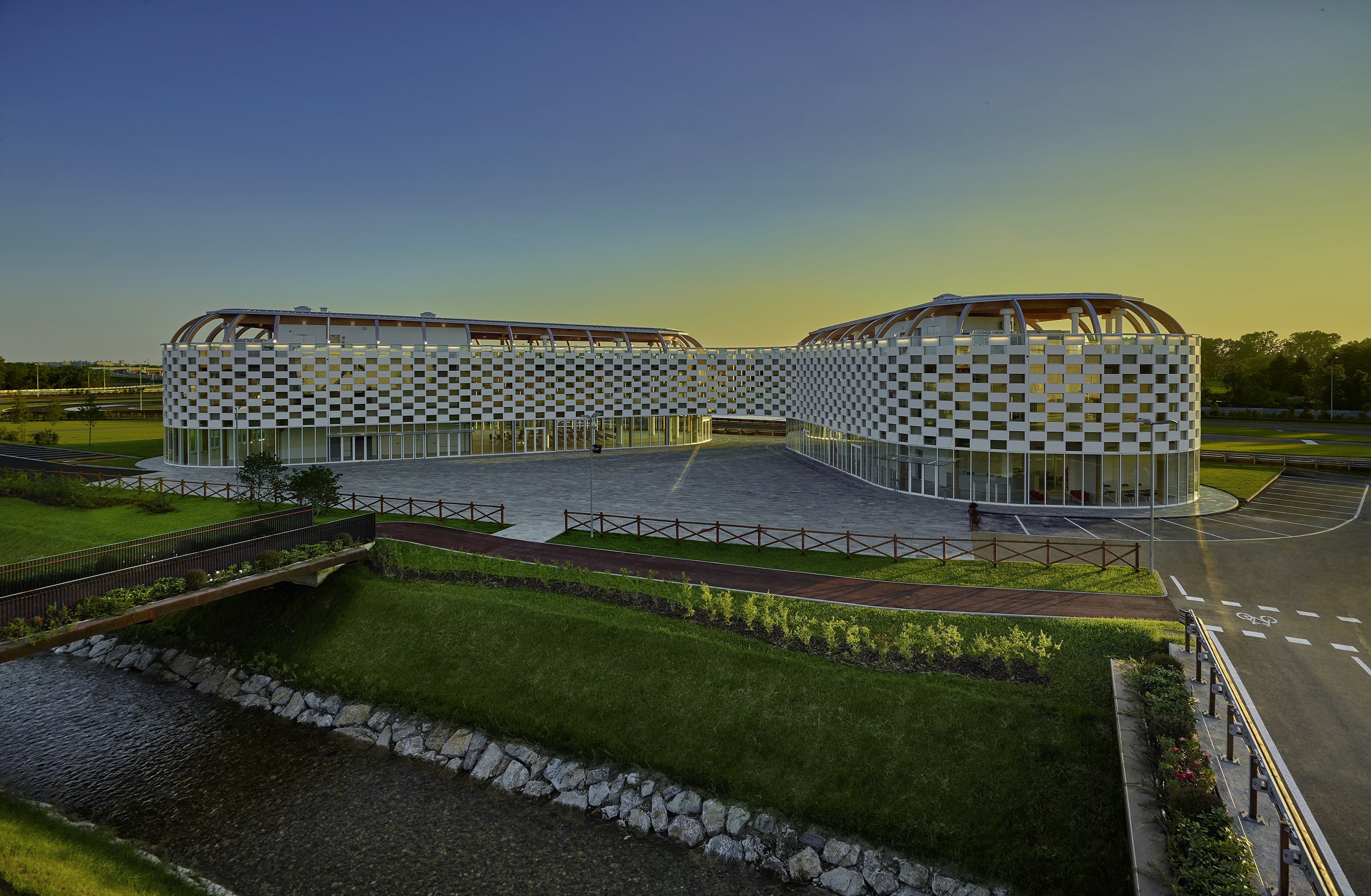 CID  DL17. MICHELE DE LUCCHI – LA PISTA, ARESE   2015   TOM VACK