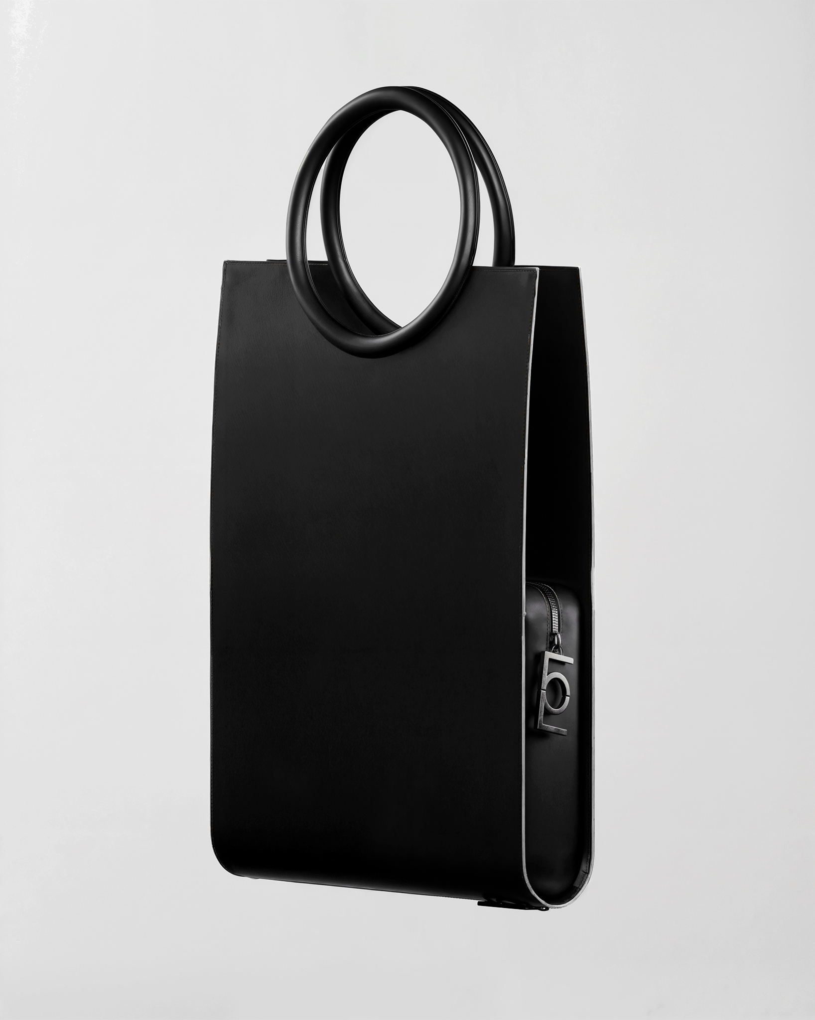 AMOROMA THE ONE BAG FORMAT A3 07