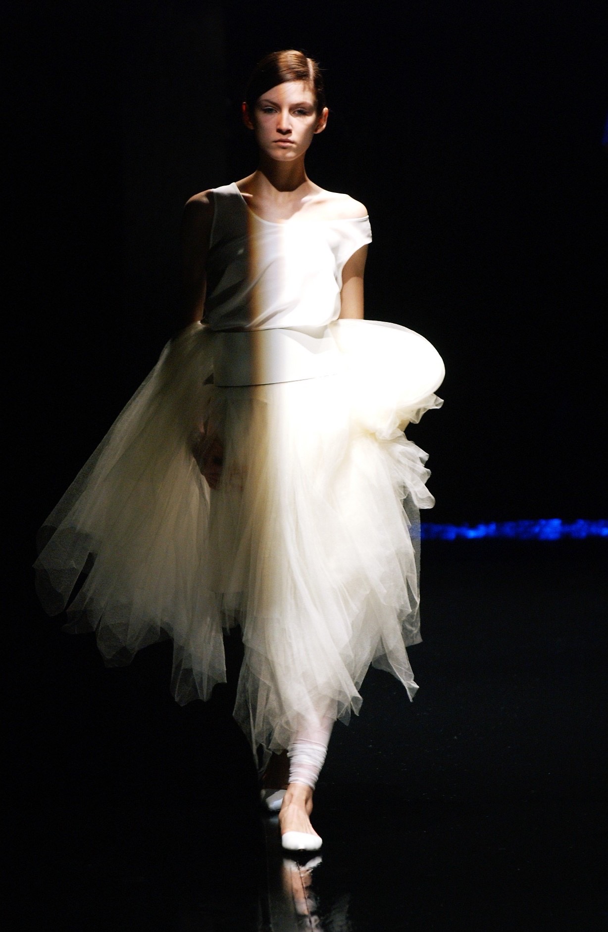 JPK KNOTT SO MAD SS 2002 RTW VISUAL 04