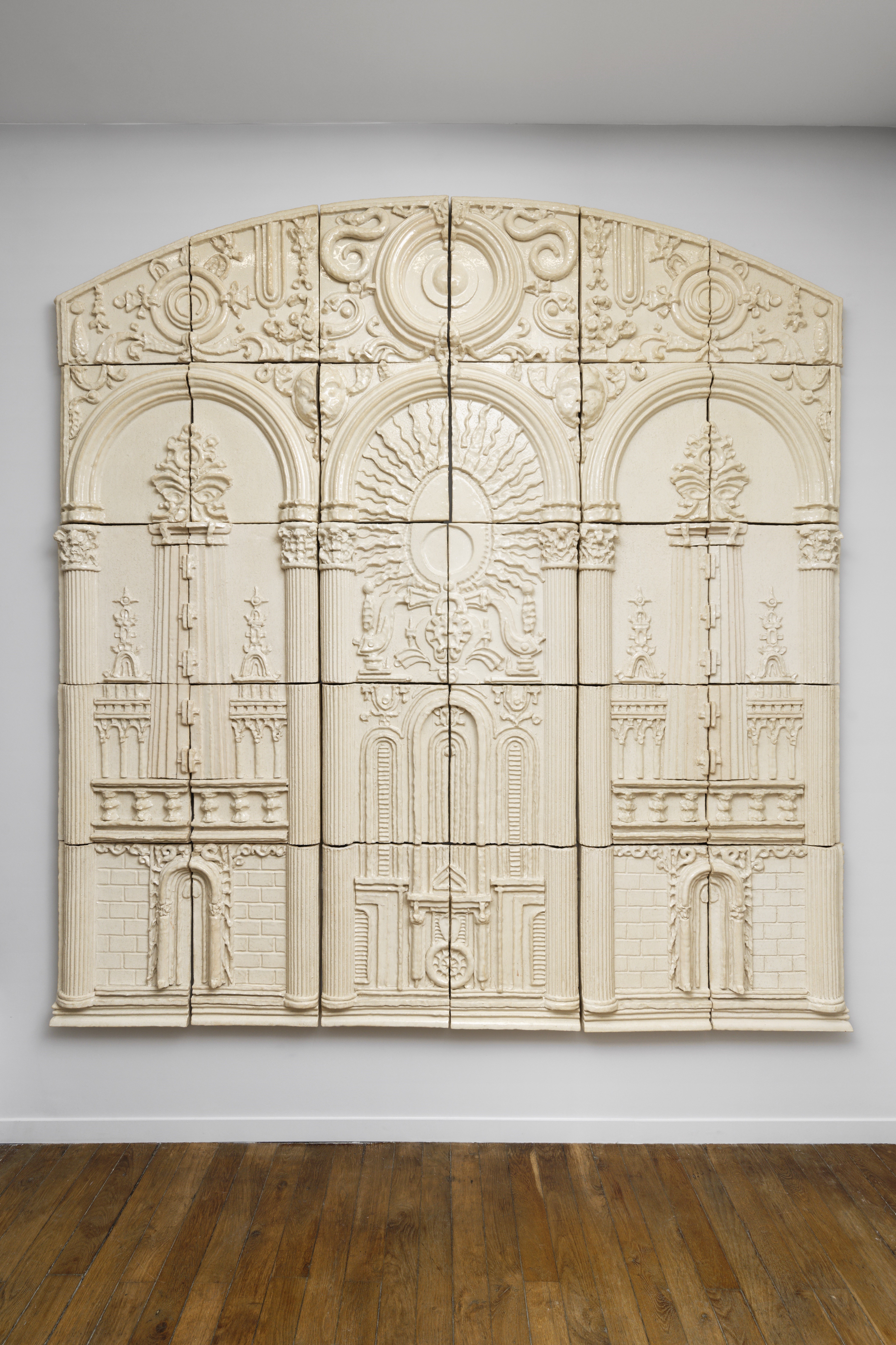 CERAMIC BRUSSELS 2026 GUEST OF HONOUR ELMAR TRENKWALDER 1992 WVZ126 B GLAZED TERRACOTTA 30 PIECES 250CM X 240CM X 10CM