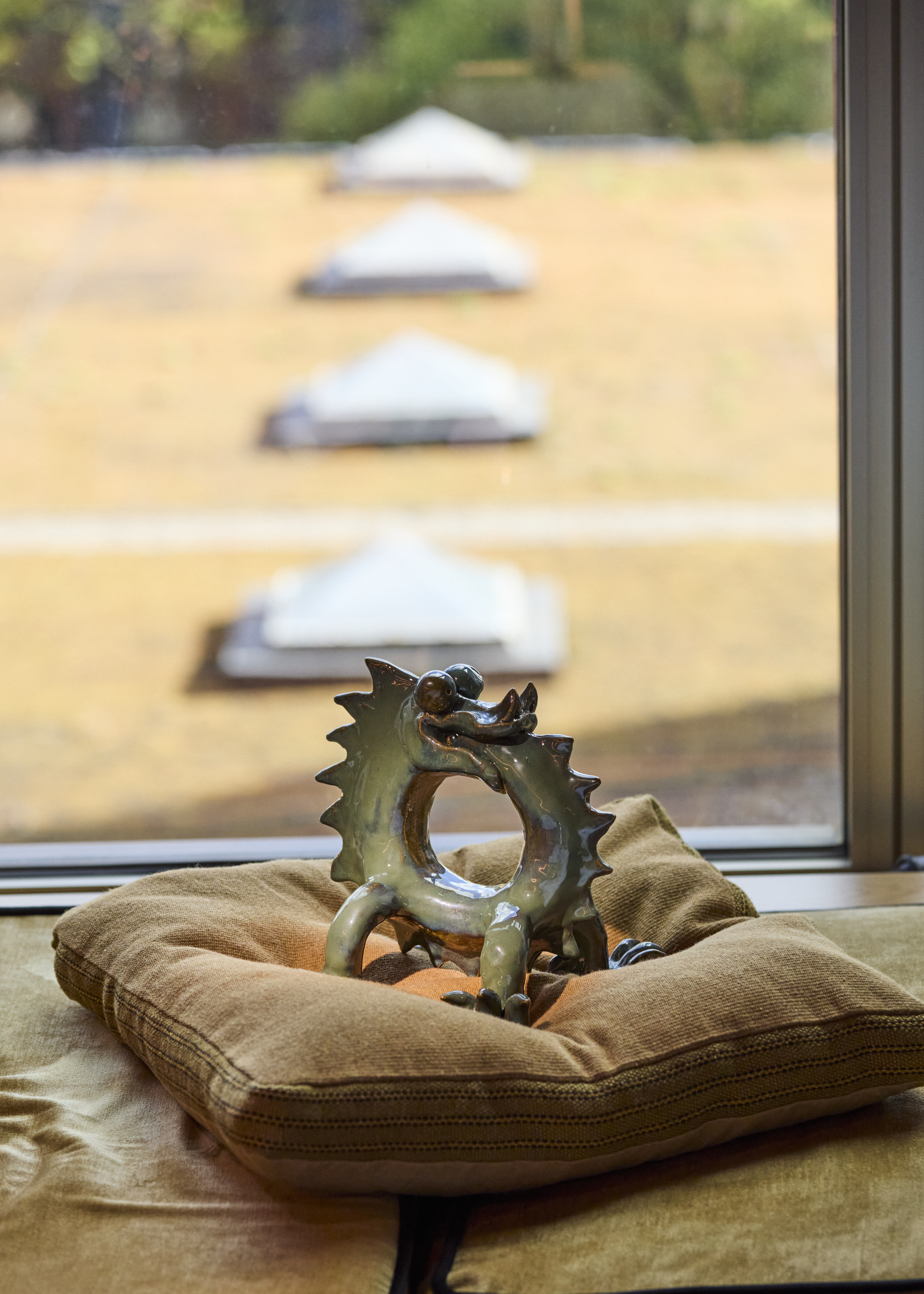 THE ROOMS EXHIBITION VIEW LA PEAU DE L OURS (3) CREDIT STANISLAS HUAUX