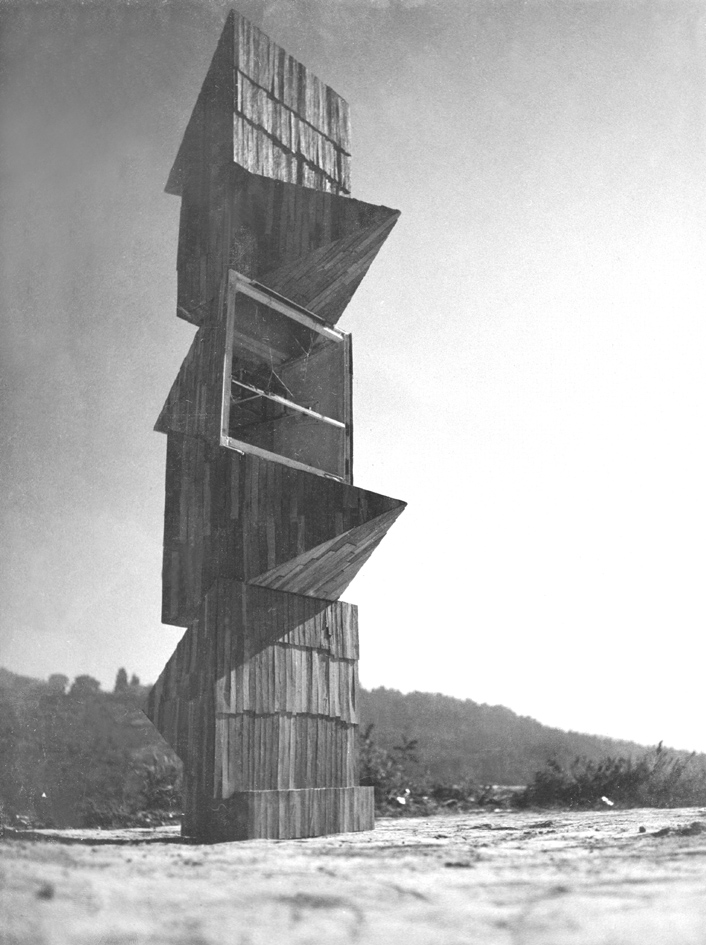 CID  DL30. MICHELE DE LUCCHI – ABITAZIONE A CUBO CONFICCATO PER UN VERTICE   1975 1976