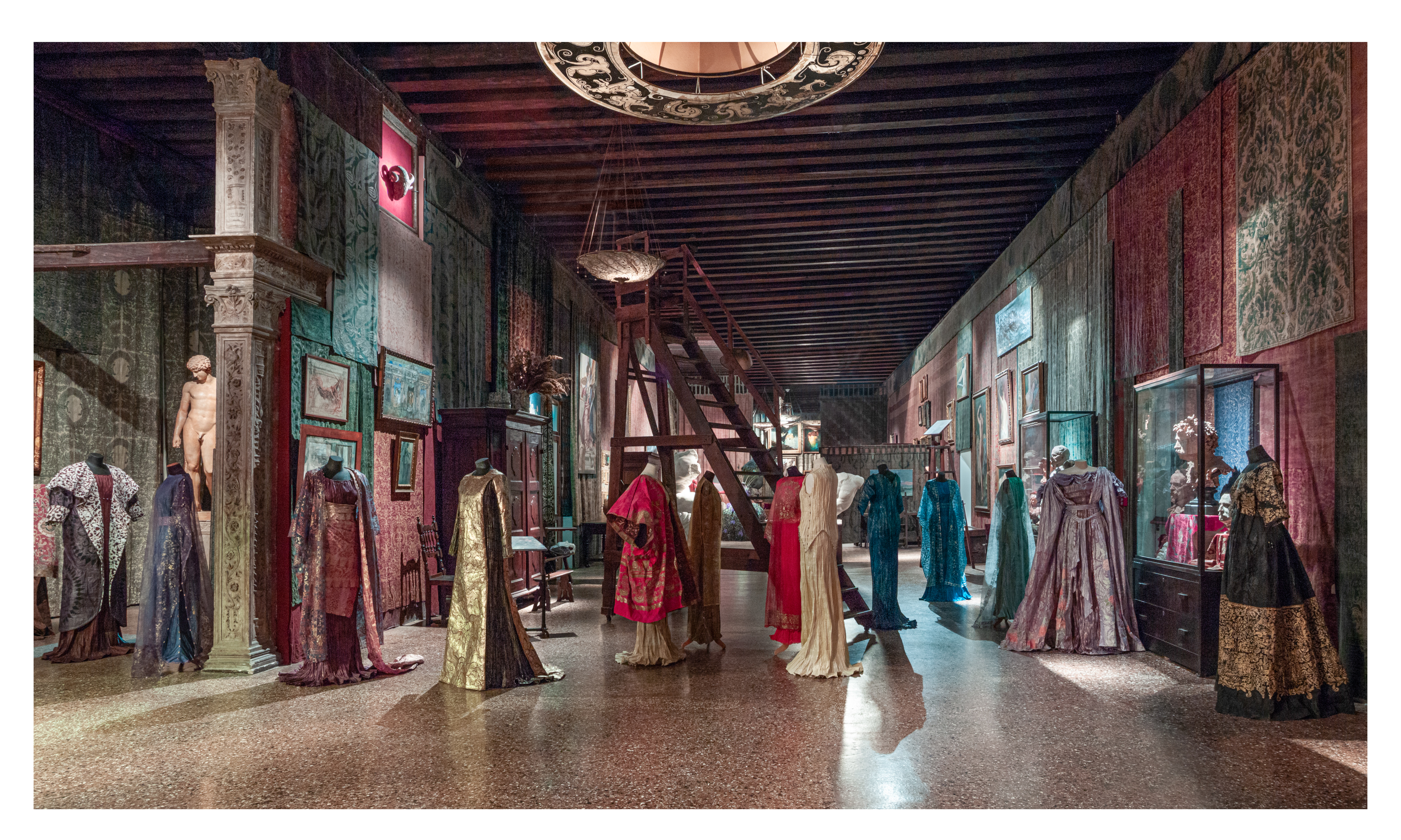 ISABELLE DE BORCHGRAVE BOOK (16)