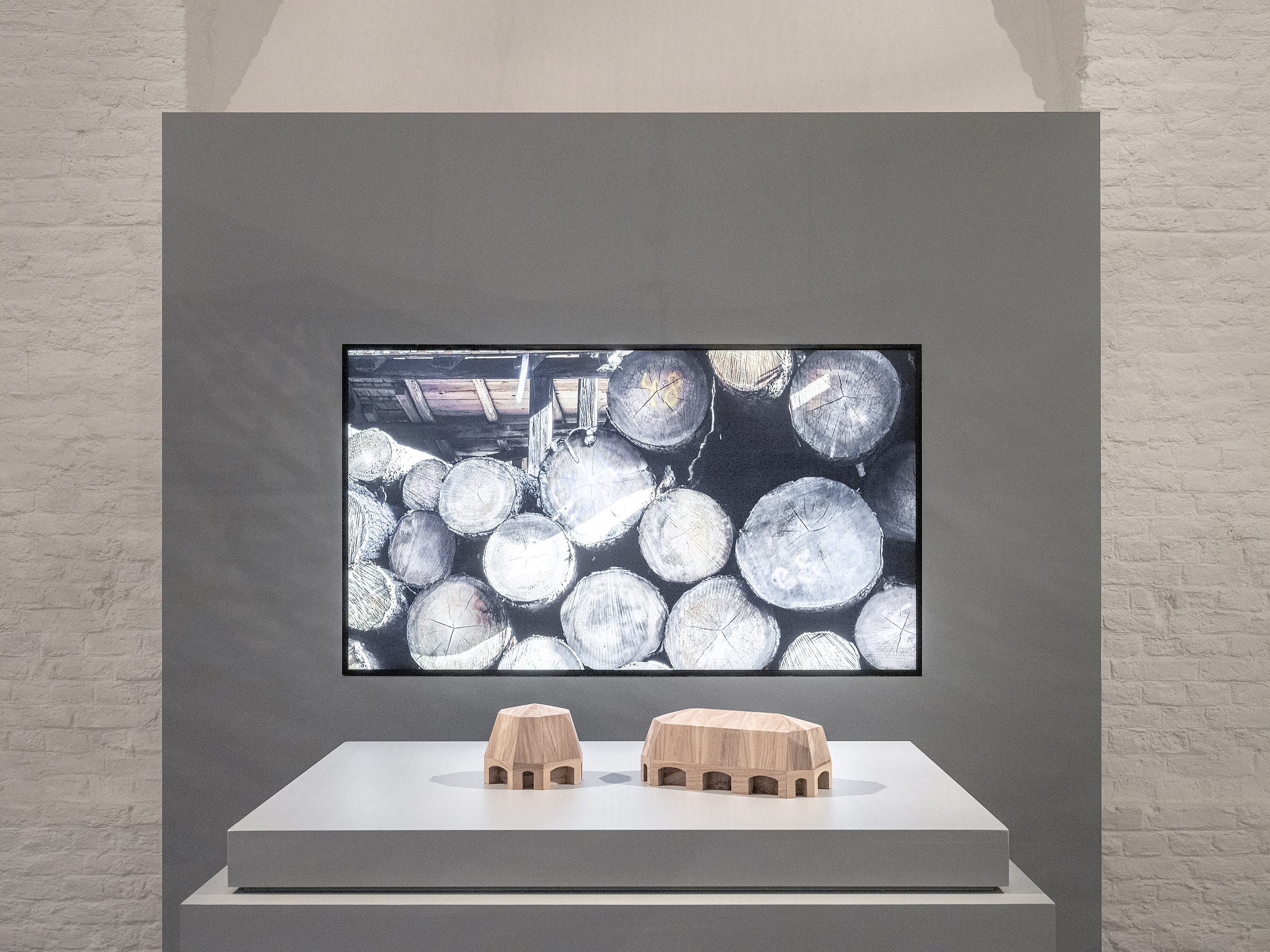 CID DE LUCCHI 100 CRED CAROLINE DETHIER