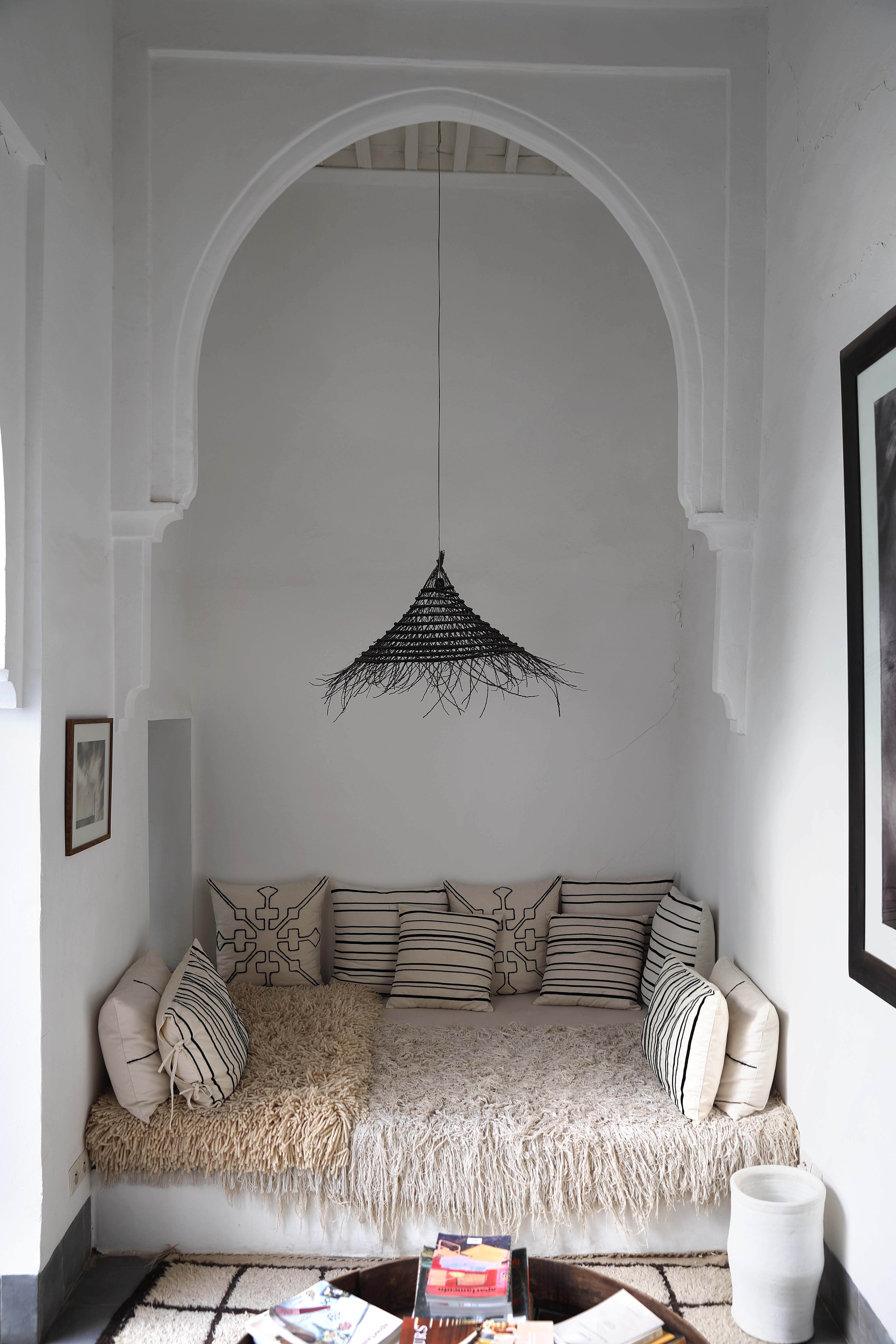 VALERIE BARKOWSKI DAR KAWA RIAD MARRAKECH LIVING ROOM CREDIT TANIA PANOVA