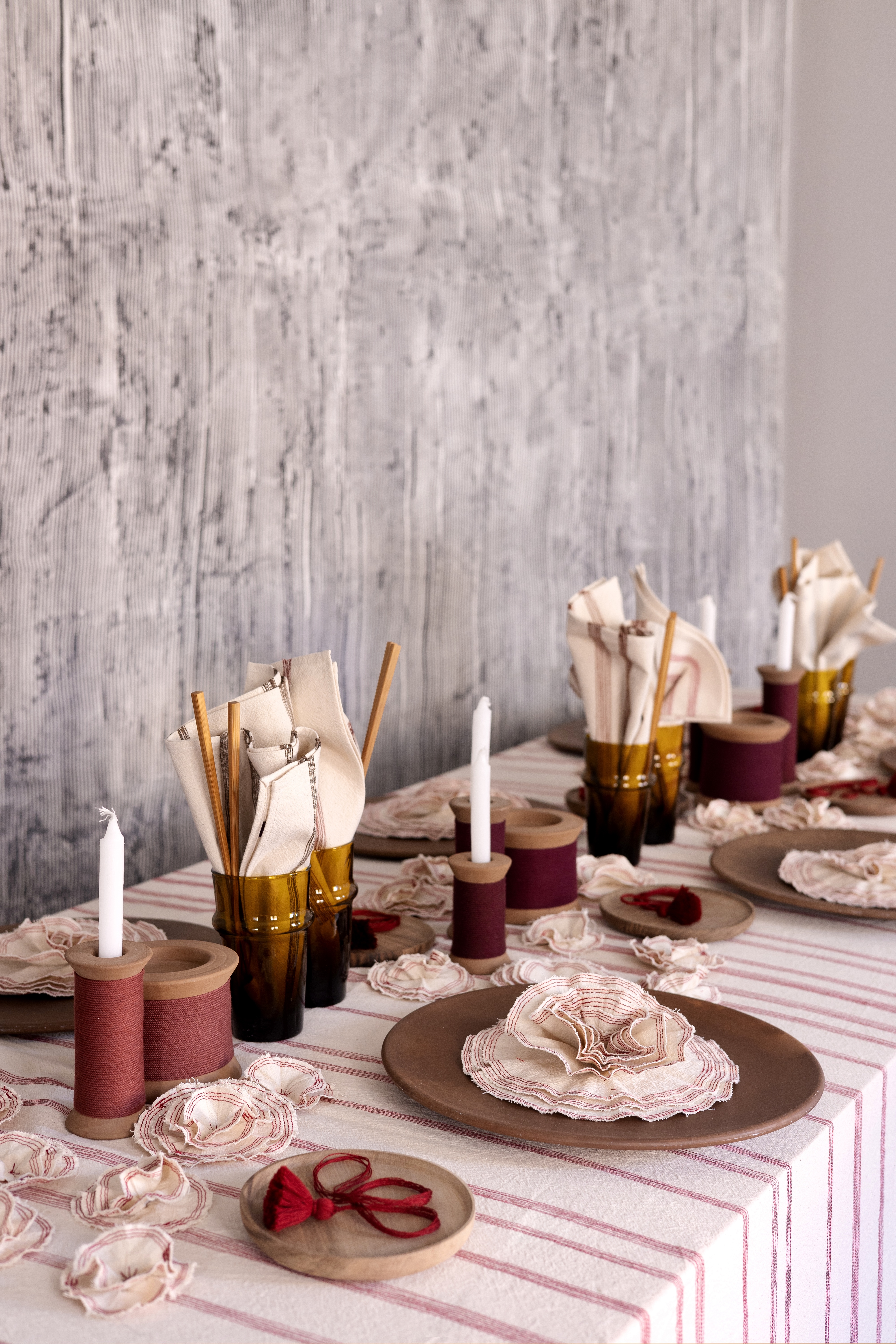 VALERIE BARKOWSKI CHRISTMAS TABLE CREDIT TANIA PANOVA (3)
