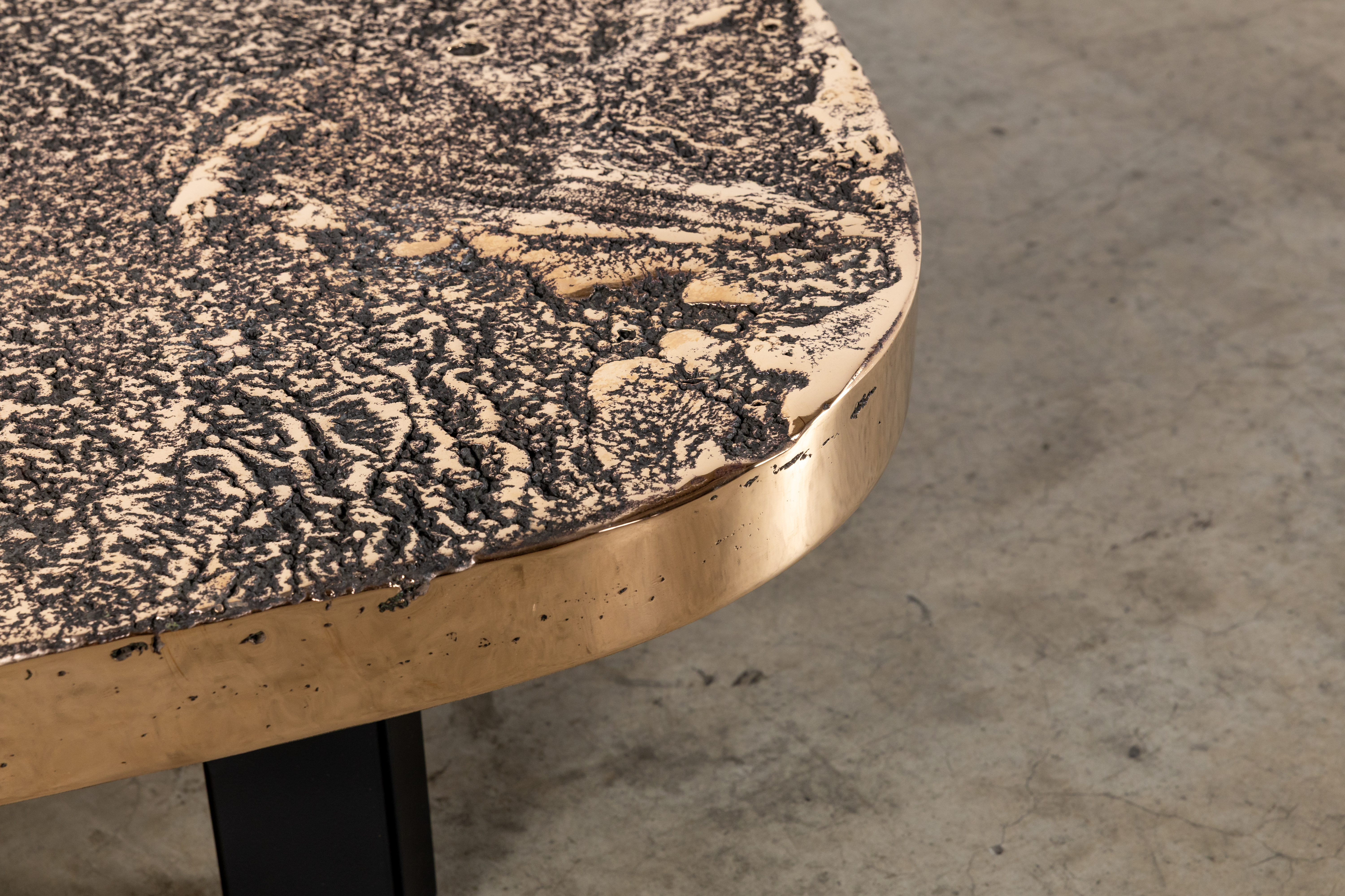 ADO CHALE TABLE VOLCANIC 144CM X 73CM  CREDIT GILLES VAN DEN ABEELE