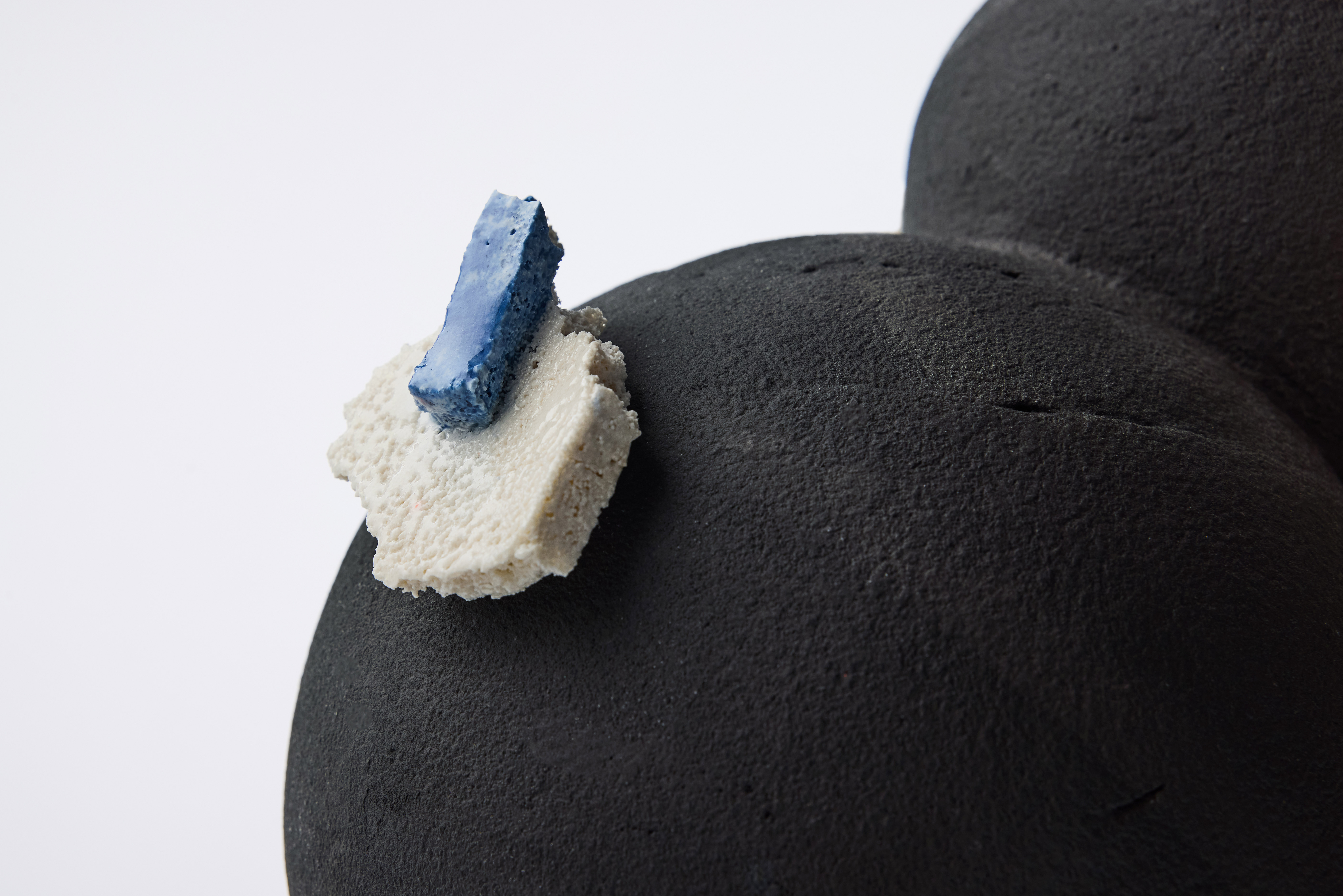 CERAMIC BRUSSELS  2026 ART PRIZE FAYE  PAPARGYROPOULOU FROM  FRAGILITY TO STABILITY 1