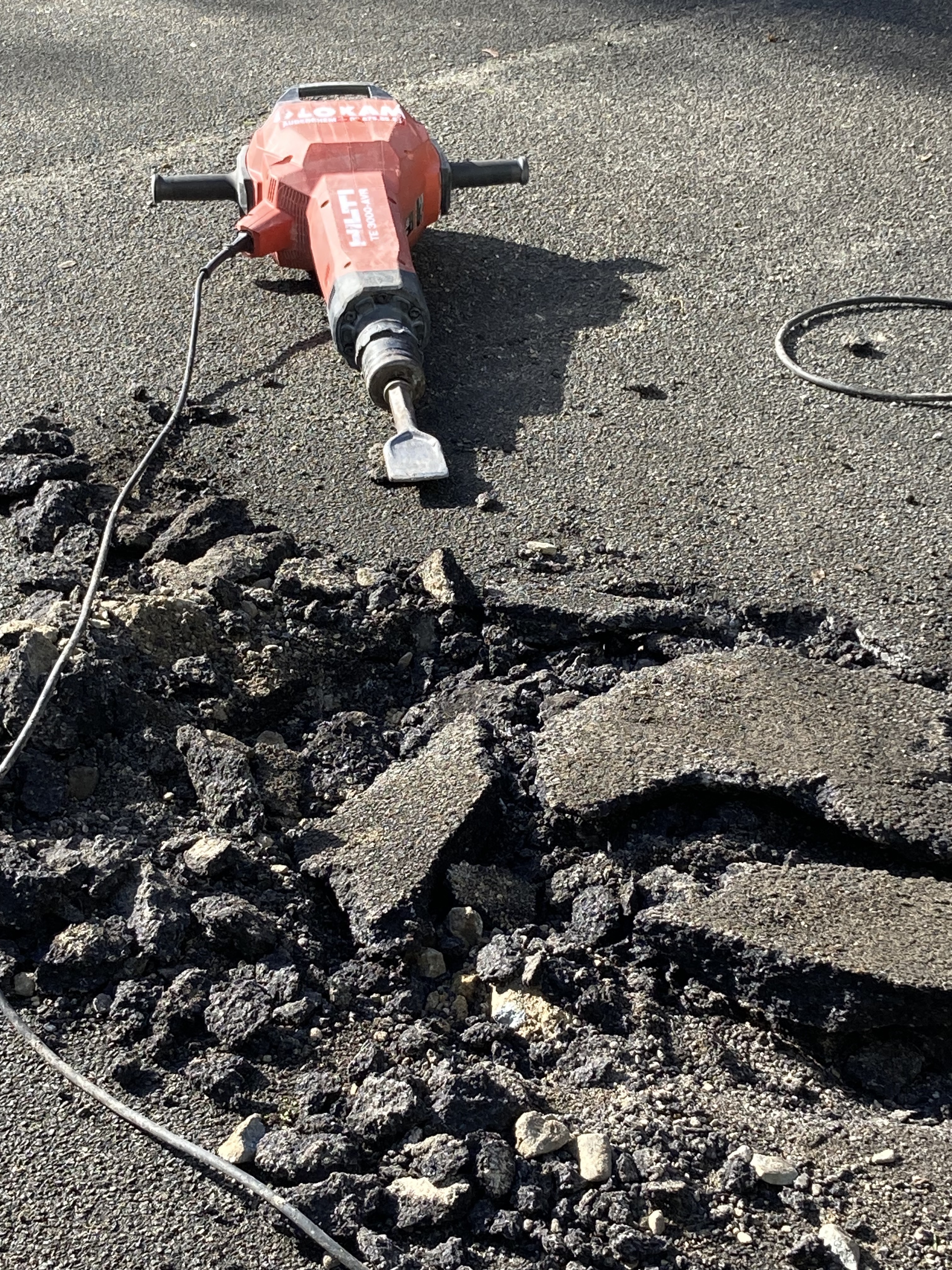 CID REPAIRING THE WORLD DALLAS CAMILLE GAILLARD CAMILLE BLEKER PLUMAGE EXTRACTION ASPHALTE 2