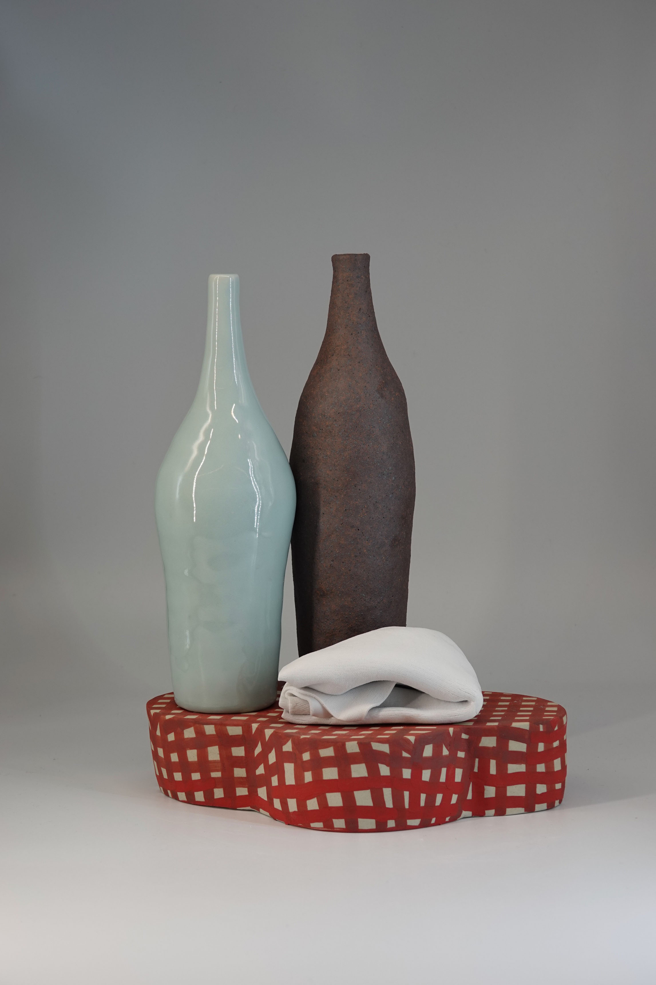 CB26 GALERIE CHRISTINE DAPHNE CORREGAN LUNCH WITH MORANDI IN LONGQUAN STONEWARE AND PORCELAIN 30CM X 20CM X 36CM 2024