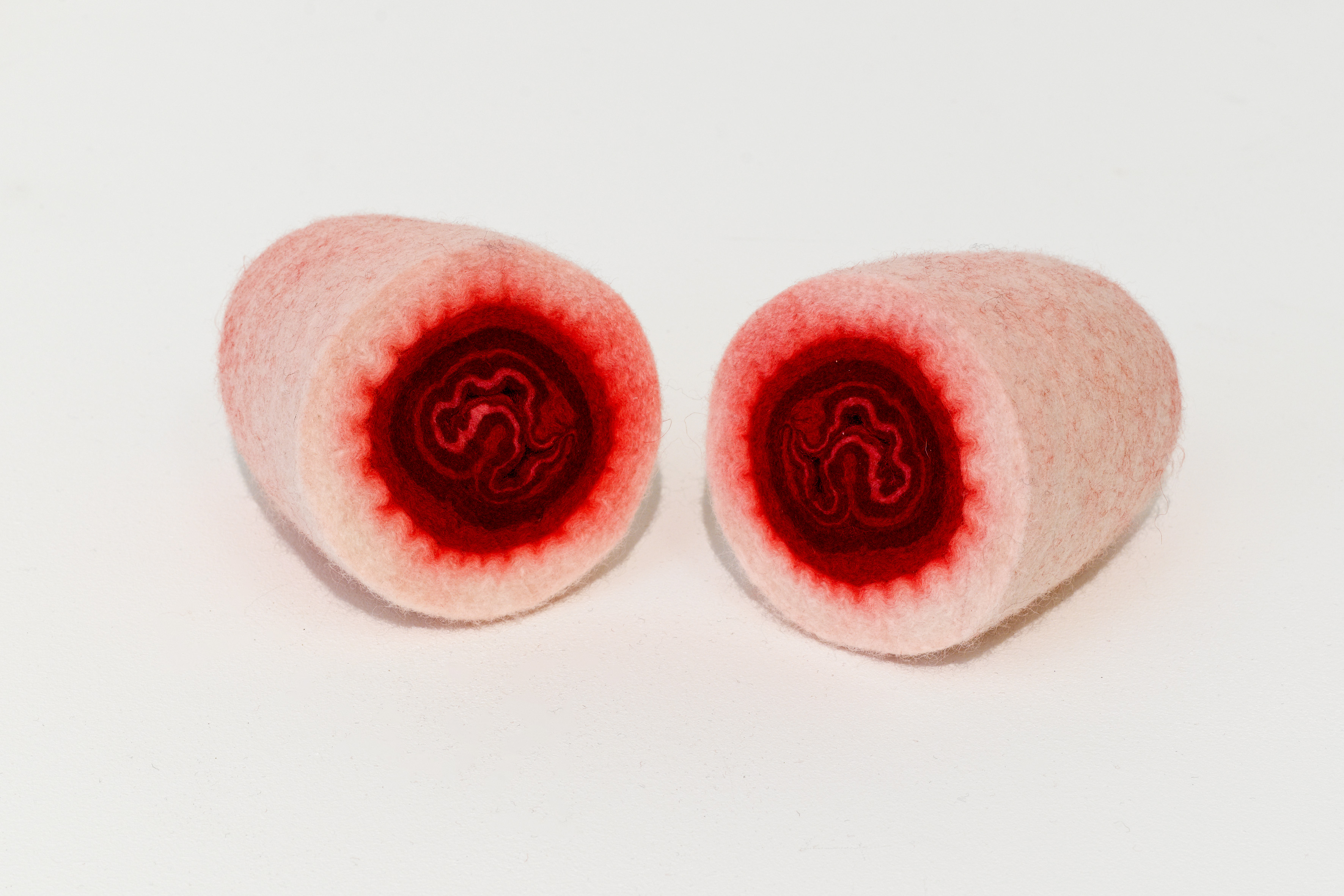 AAF26 HU! ELODIE ANTOINE FEUTRE TRANCHE 2024 TEXTILE 10X6CM 900EUR