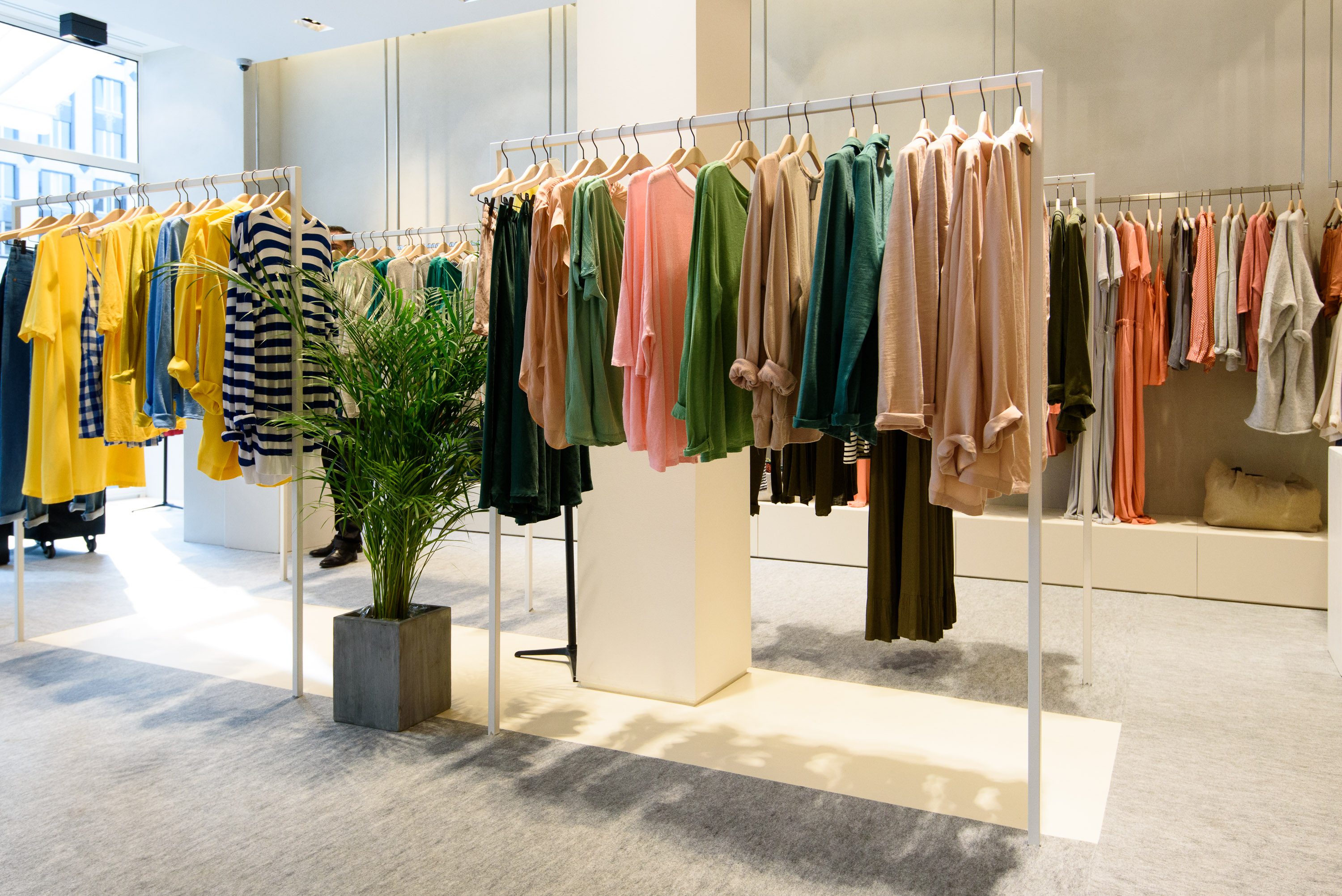 AMERICAN VINTAGE BRUSSELS LOUISE STORE 3