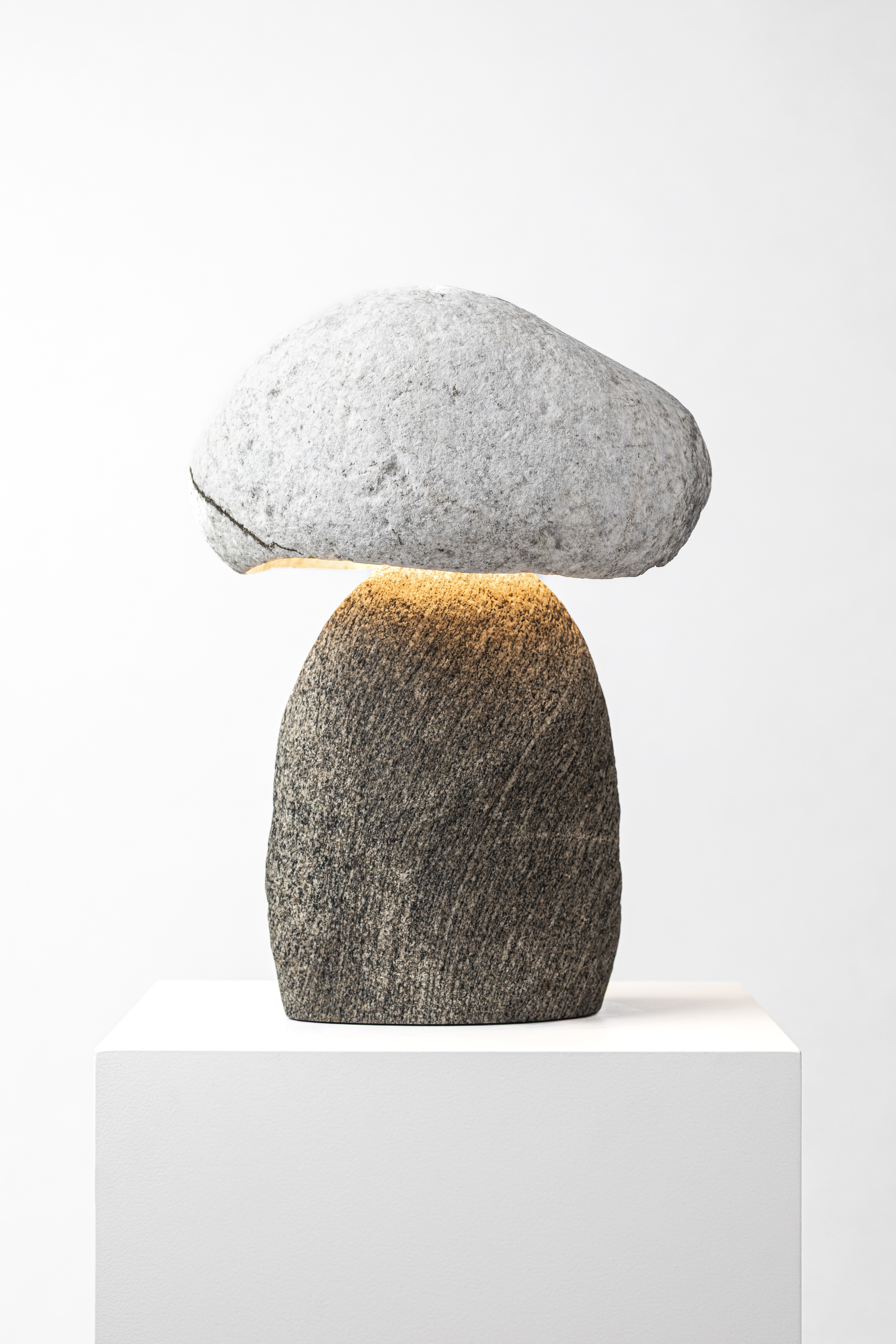 THE ROOMS SORRY WE ARE CLOSED MAARTEN DE CEULAER CAIRN LIGHT 23 CREDIT SISKA VANDECASTEELE