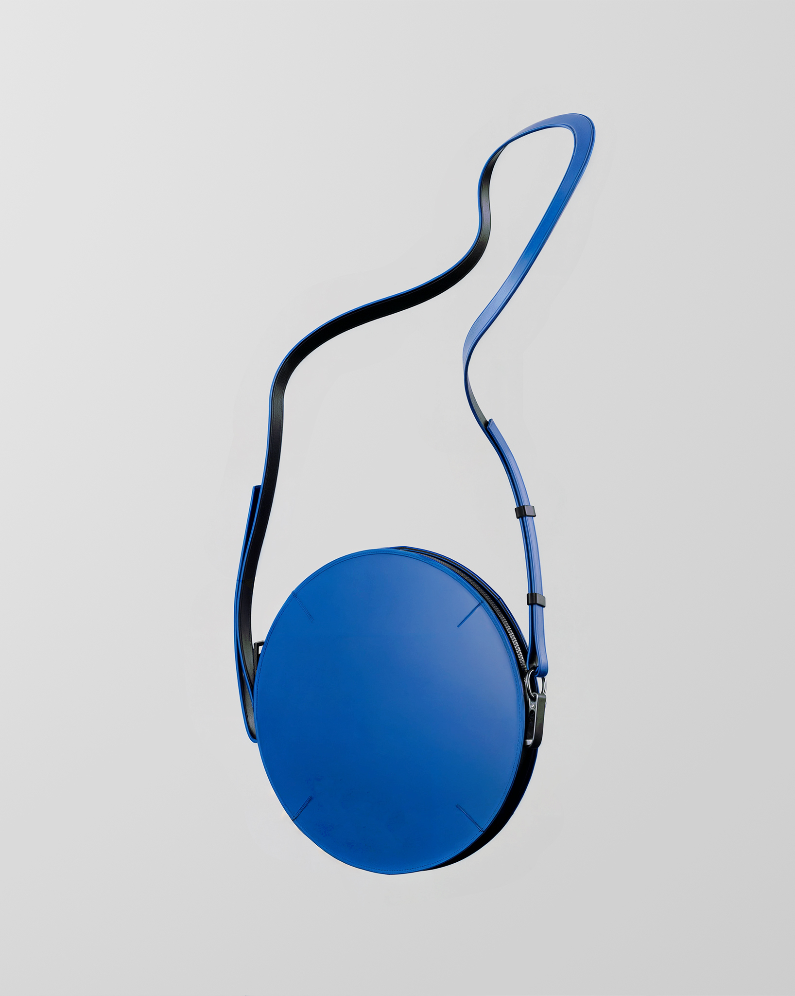 AMOROMA THE ROUND BAG 16