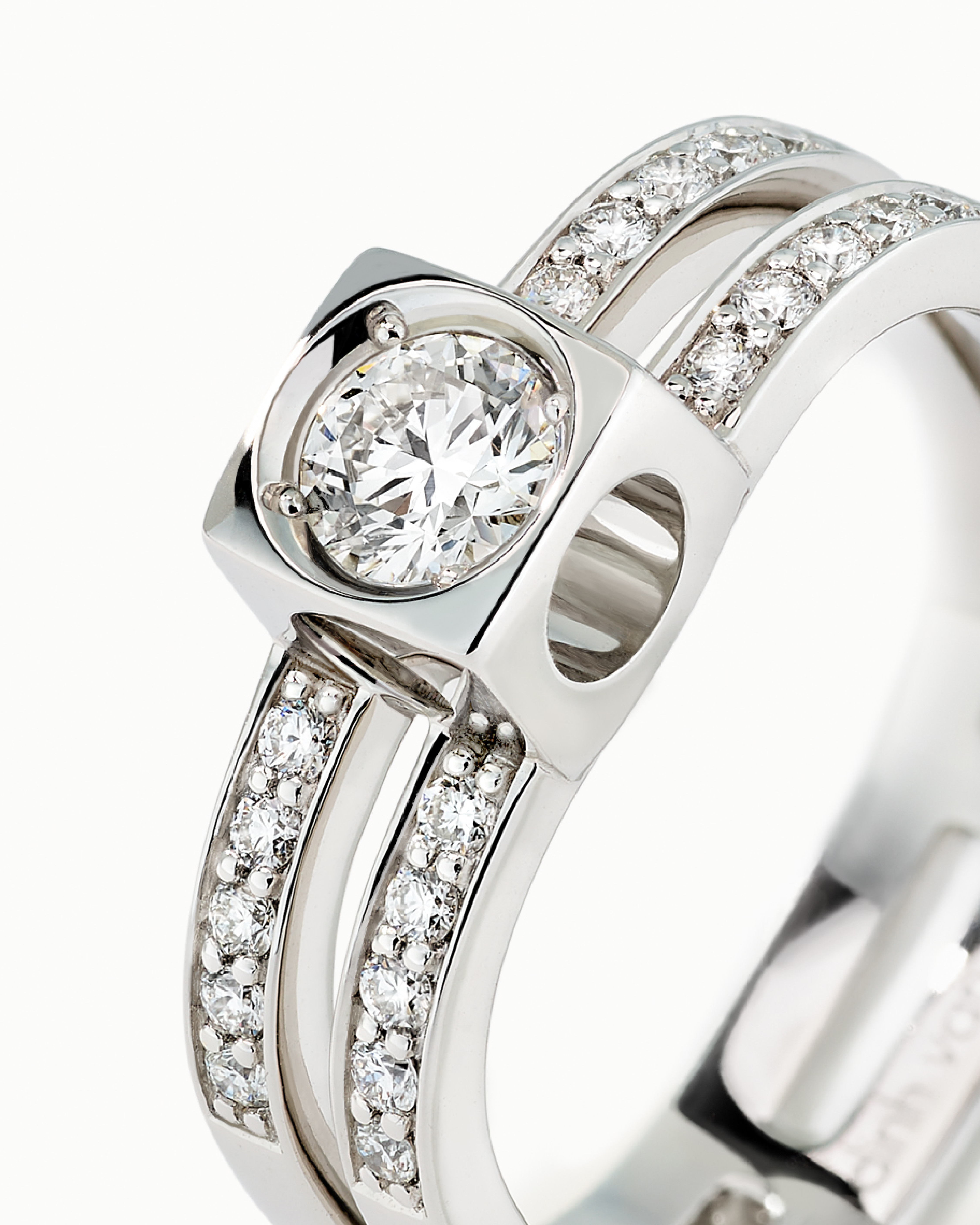 DINH VAN LE CUBE DIAMANT RING 2 RANKS PAVED WHITE GOLD AND DIAMONDS 4700EUR