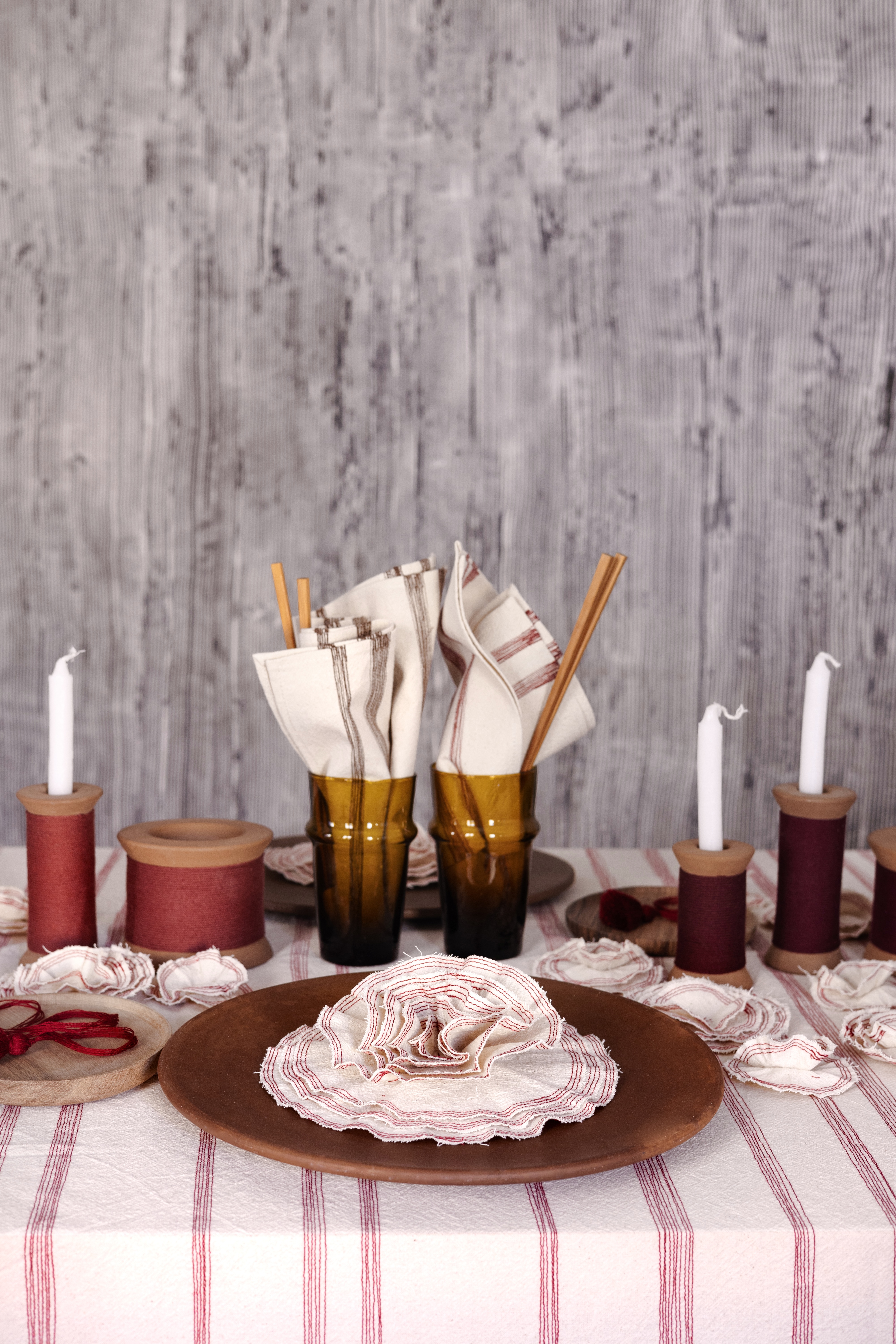 VALERIE BARKOWSKI CHRISTMAS TABLE CREDIT TANIA PANOVA (2)