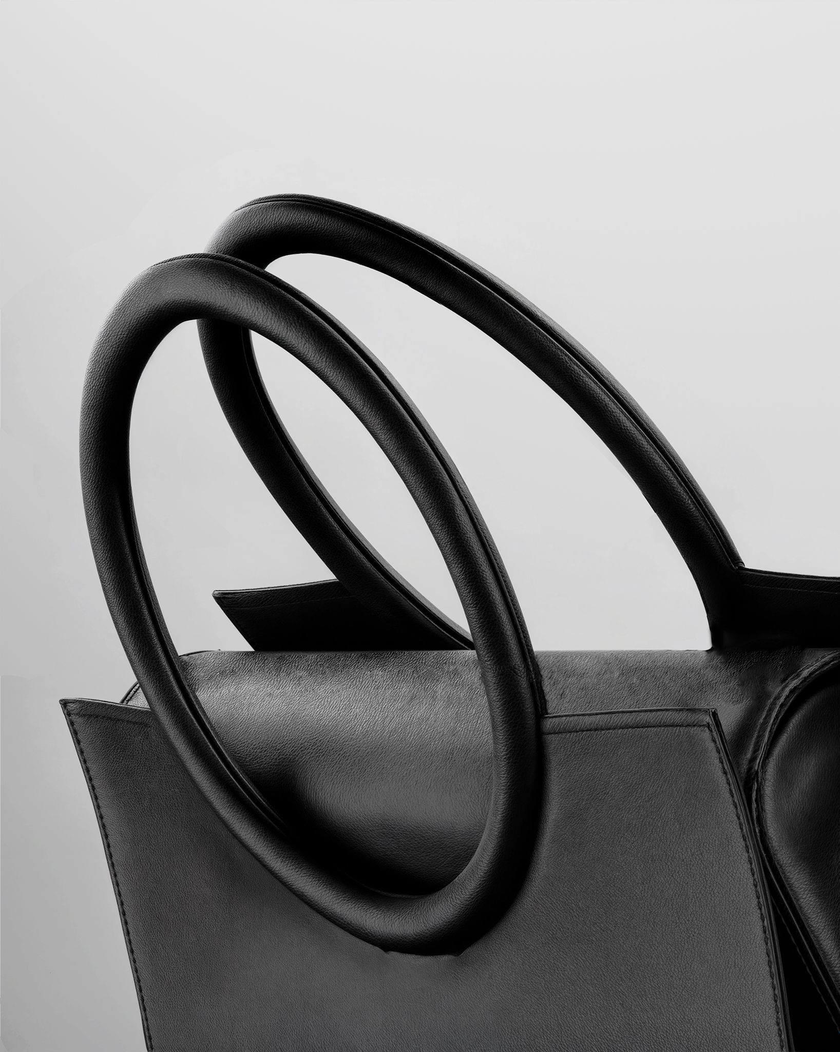 AMOROMA THE ONE BAG FORMAT A4 05