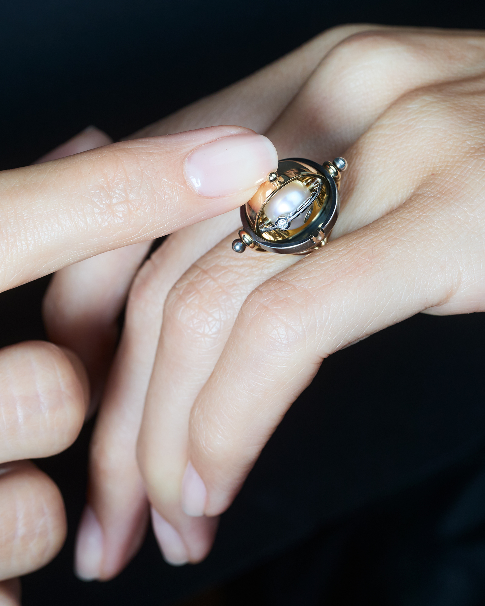 THE ROOMS ELIE TOP AKOYA SPHERE RING CREDIT HUGUES LAURENT