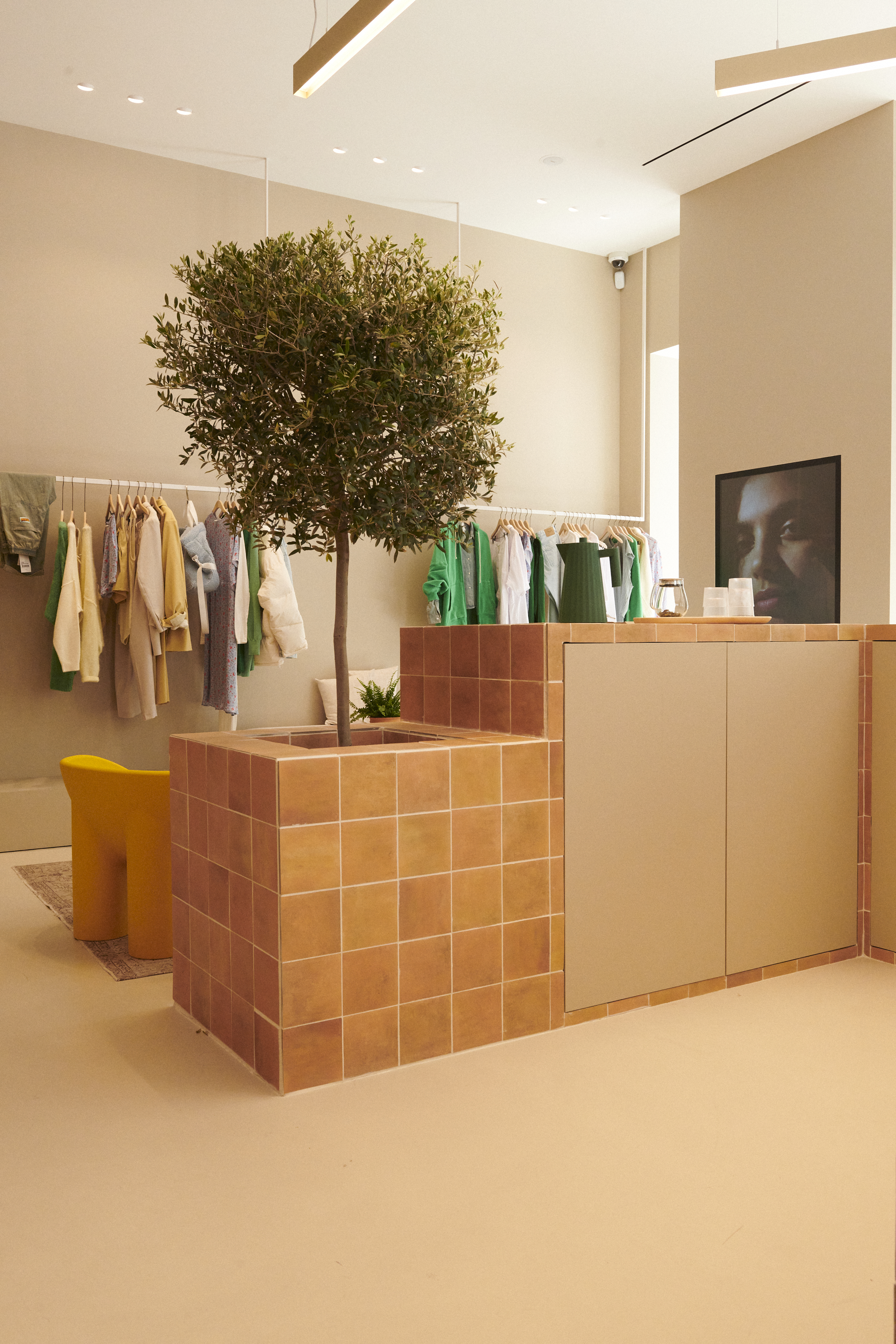 AMV WATERLOO BOUTIQUE 3