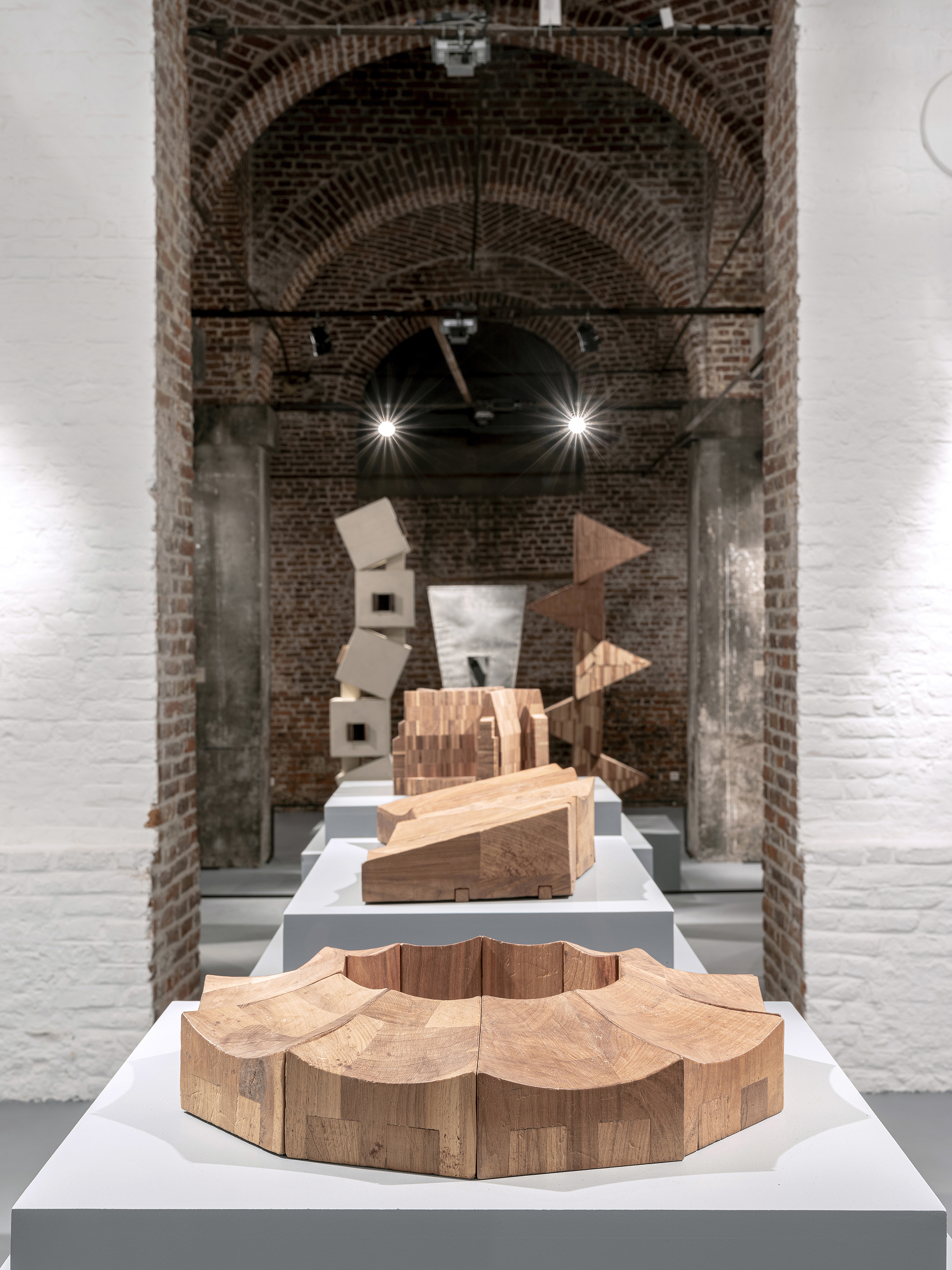 CID DE LUCCHI 111 CRED CAROLINE DETHIER