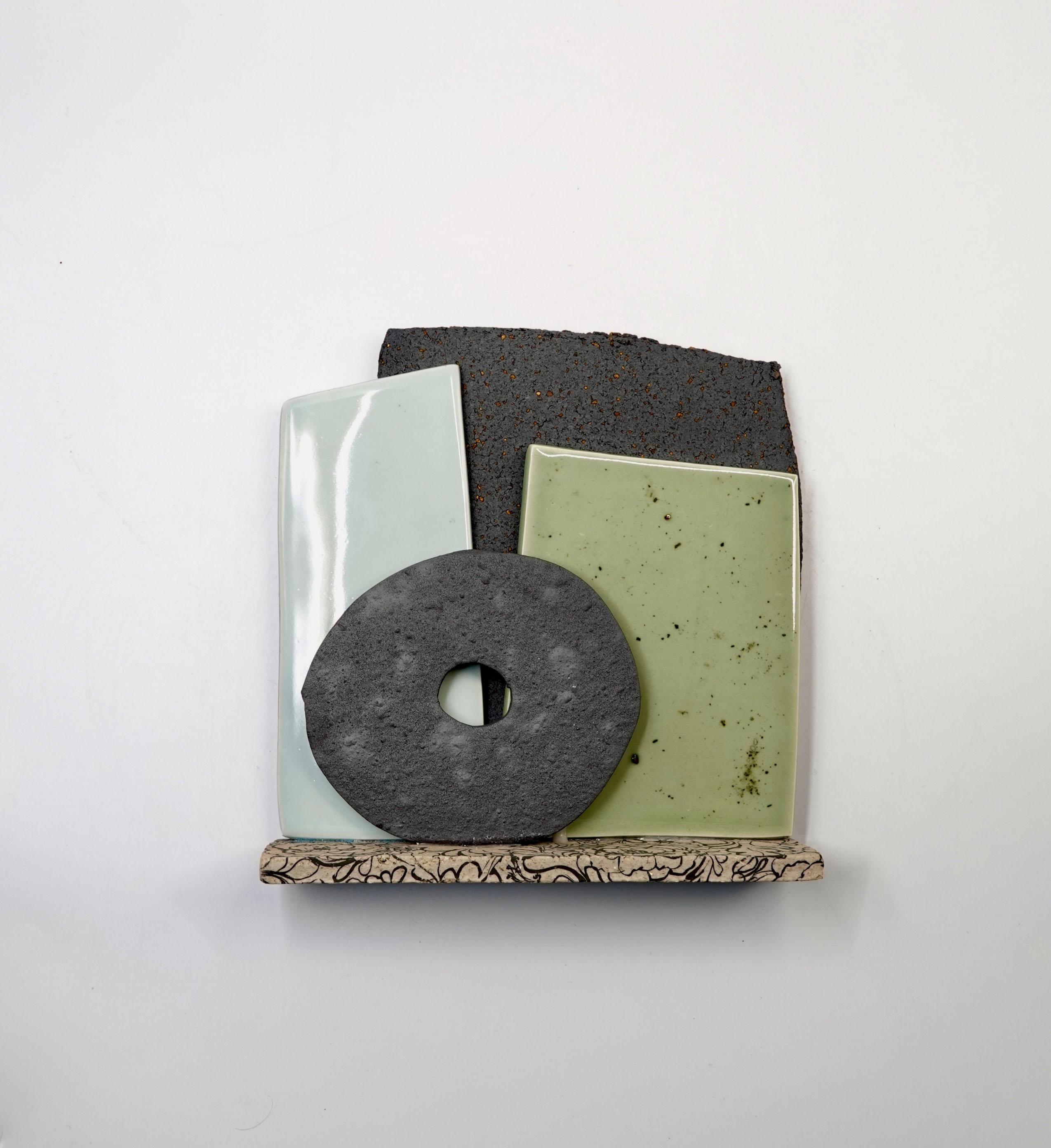 CB26 GALERIE CHRISTINE COLON DAPHNE CORREGAN HODGEPODGE GRES 24CM X 23CM X 6CM 2024