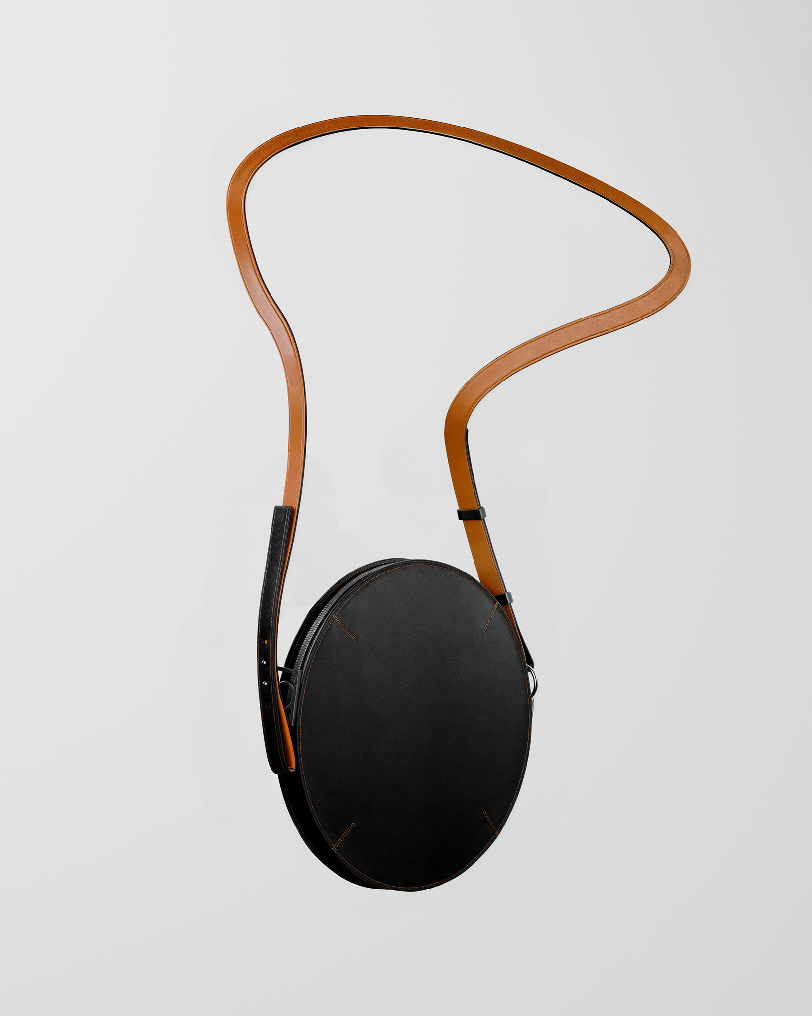 AMOROMA THE ROUND BAG 09