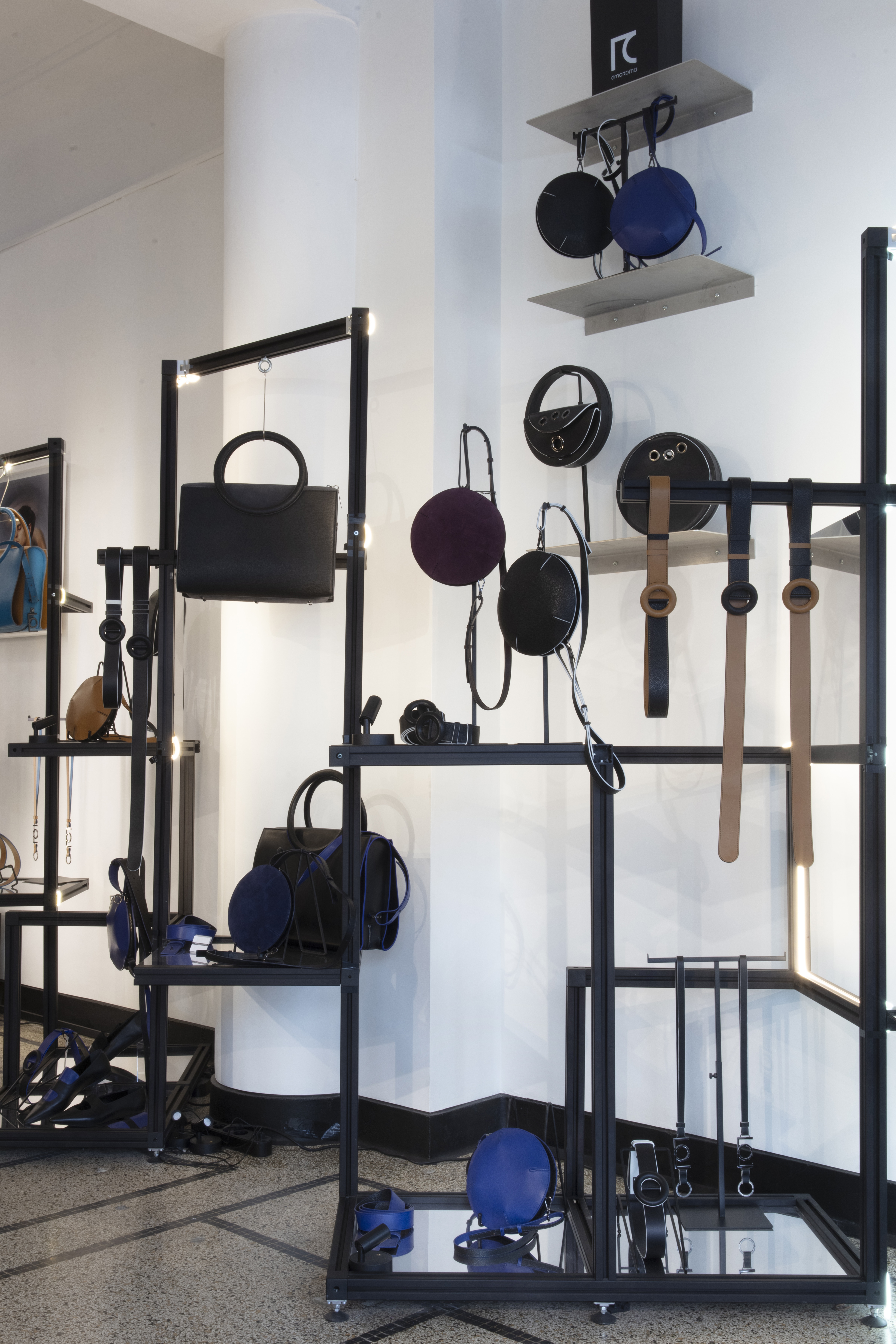 AMOROMA VISUALS BOUTIQUE 014