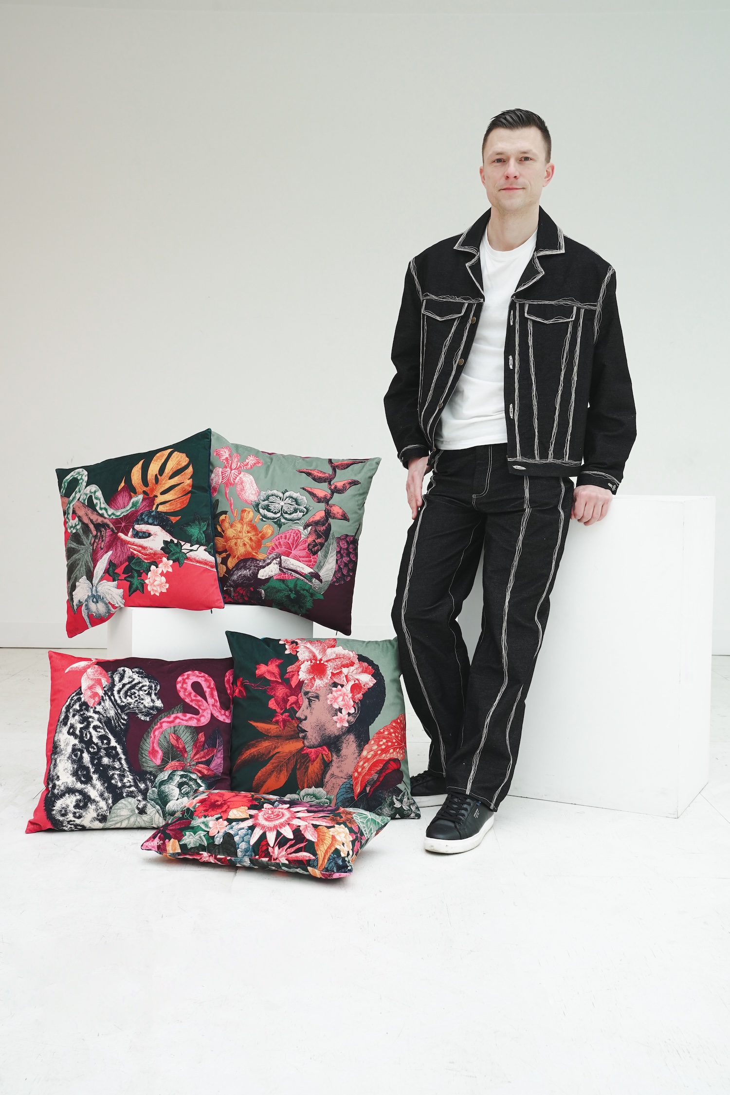 CID WOVEN WHISPERS JURAJ STRAKA CREDIT OLYMPE TITS