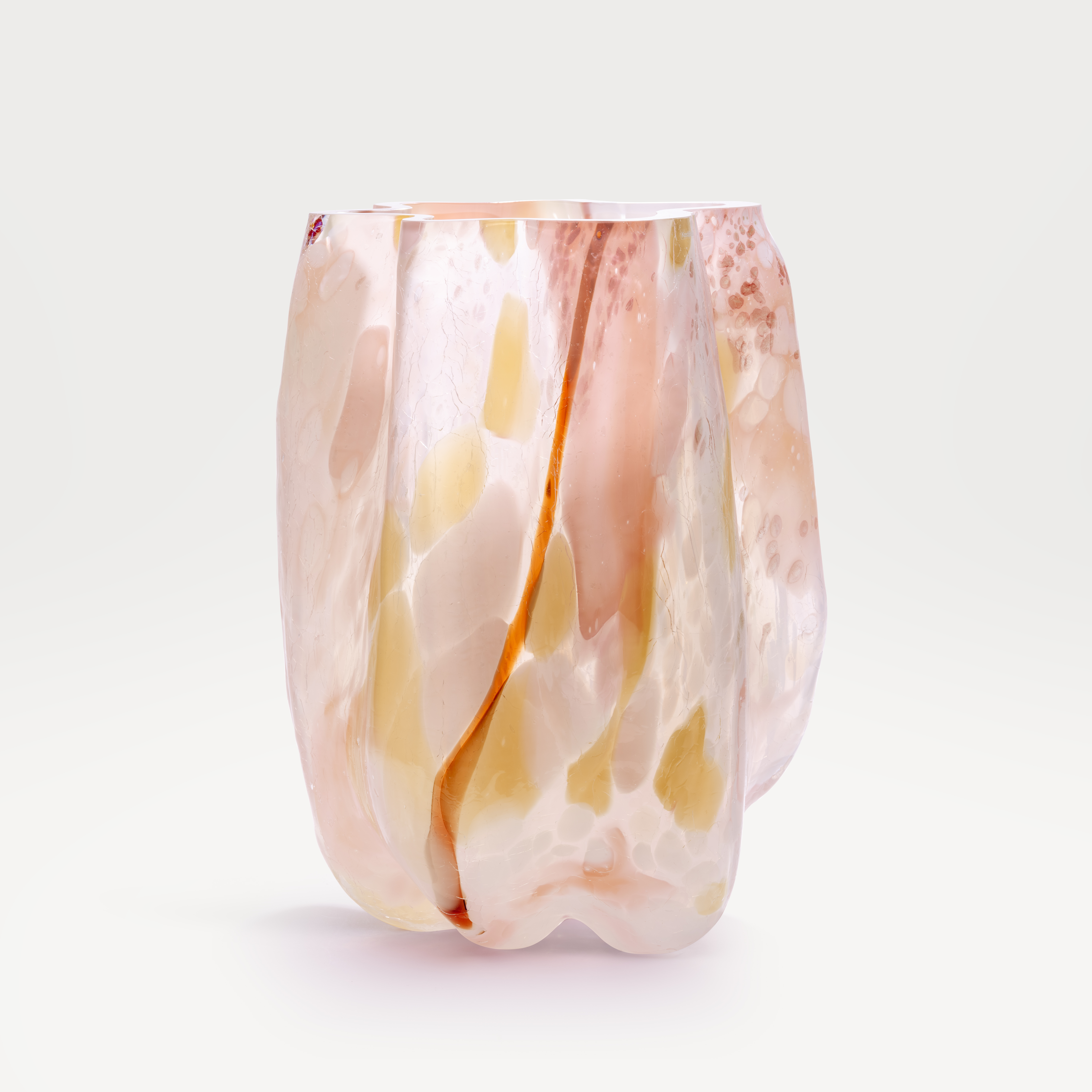 THE ROOMS SPAZIO NOBILE CREDIT JUNGNELIUS ÅSA CRACKLE CREAMY ROSE
