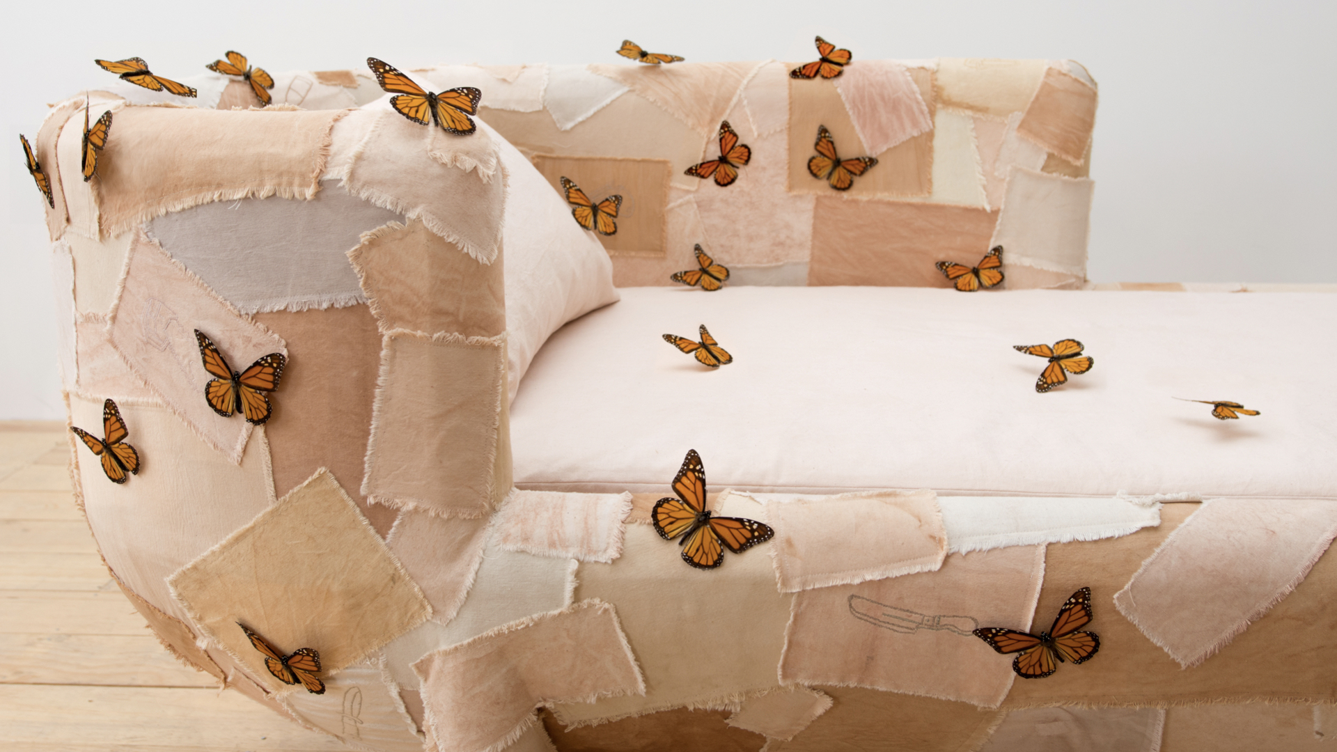 CID MEMO (MEMO20) FERNANDO LAPOSSE DAYBED WITH MONARCH BUTTERFLIES