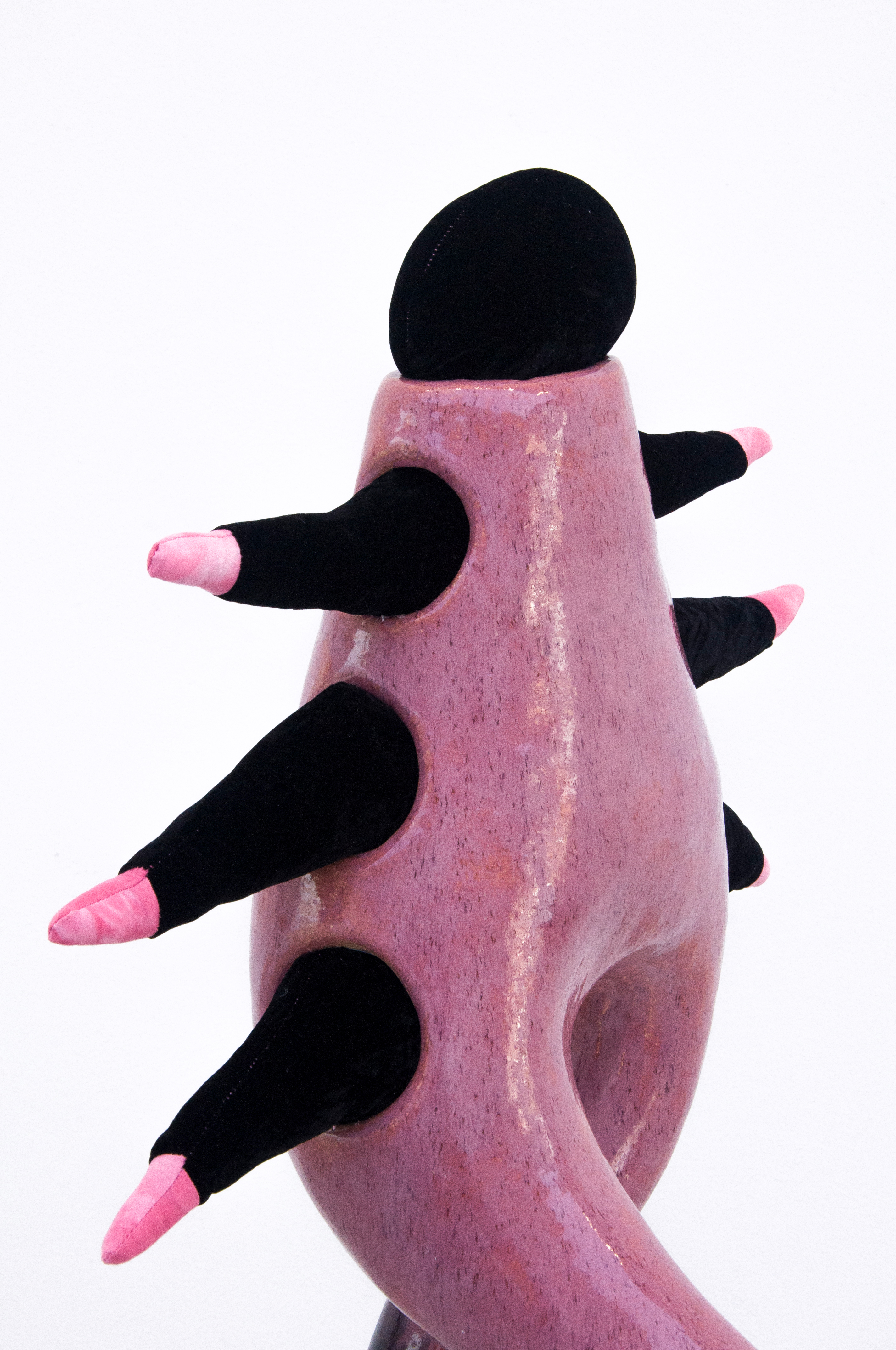 CERAMIC BRUSSELS 2026 ART PRIZE ANGELIKA STEFANIAK MATINGDANCE DETAIL