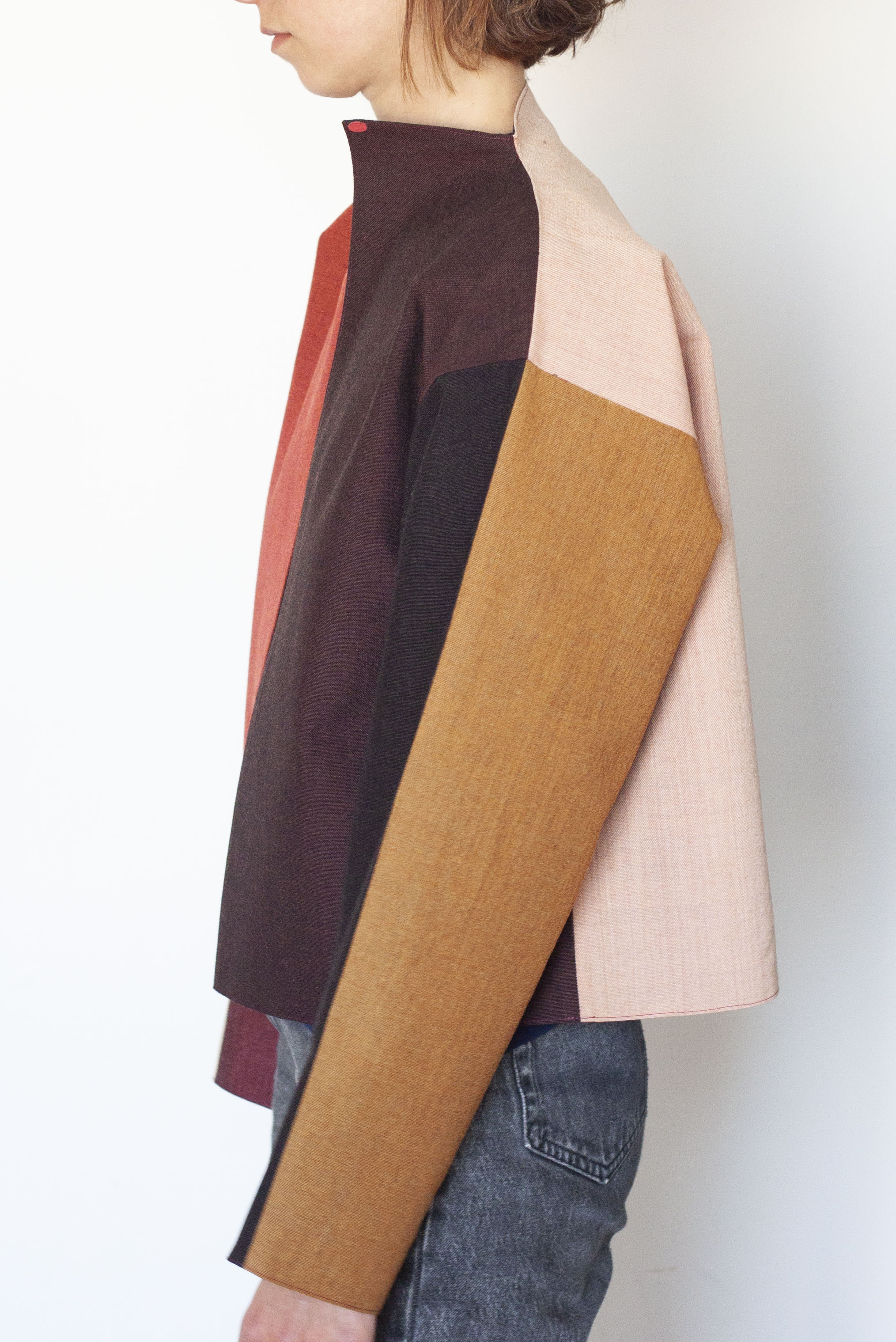 CID AL25 SYBILLE BERGER BIG CUSHION N1 ET VESTE N24 2024 PHOTO SYBILLE BERGER