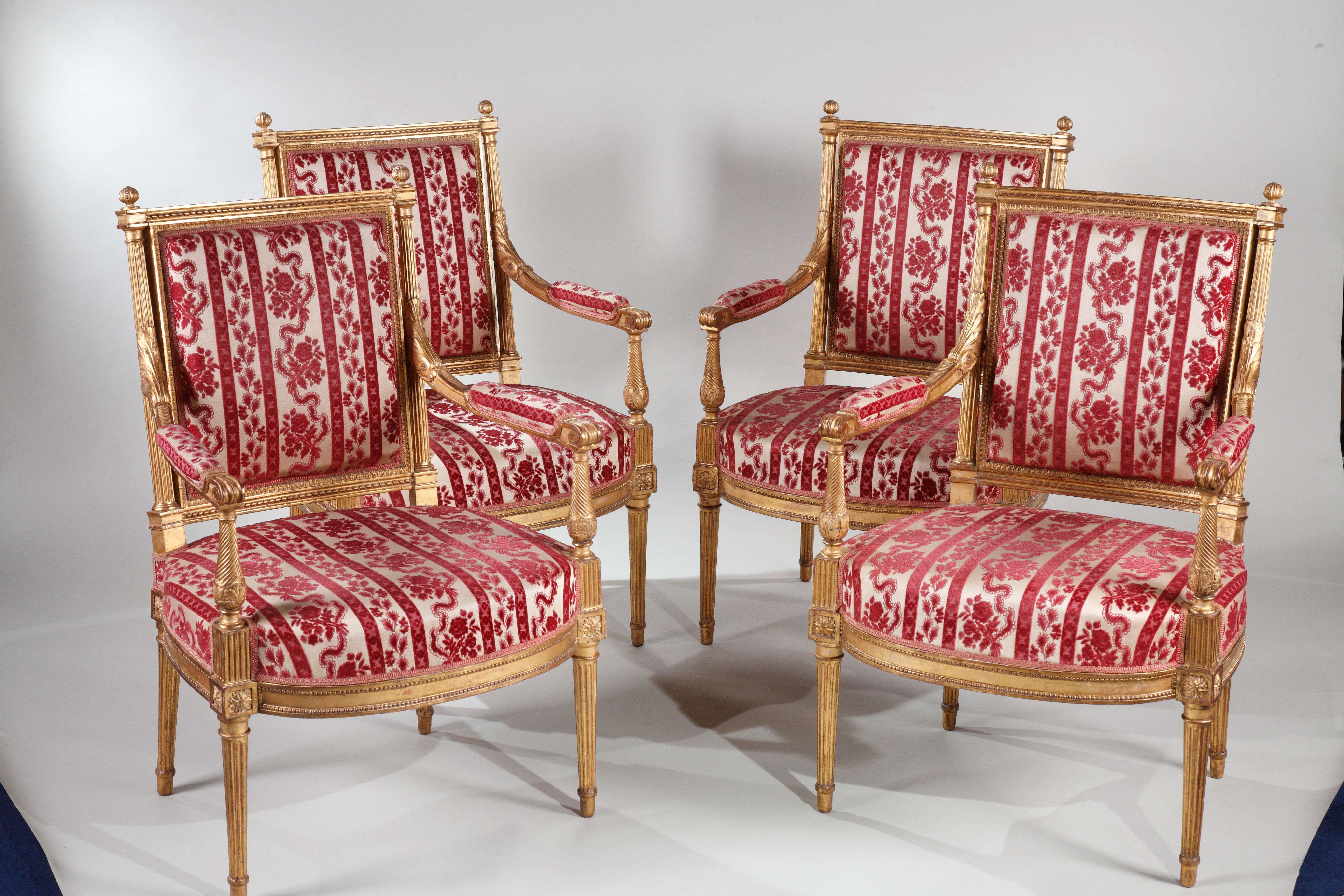 COSTERMANS SUITE DE 4 FAUTEUILS LOUIS XVI HENRI JACOB