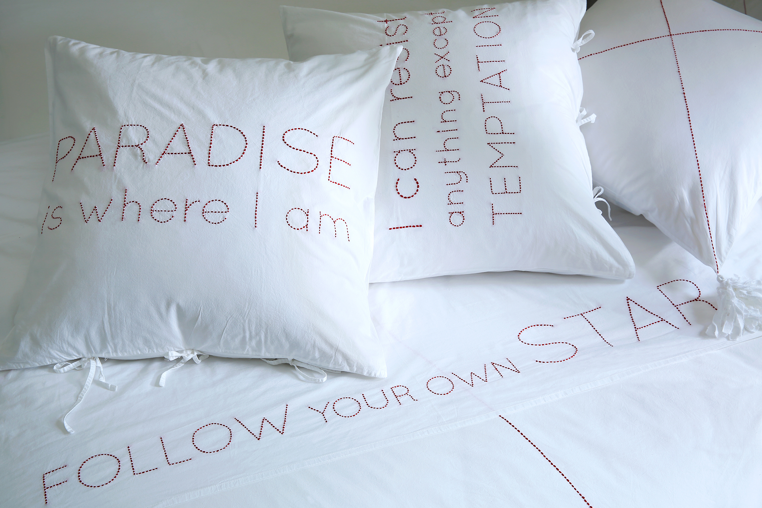 VALERIE BARKOWSKI BED LINEN BLANC ORPHEUS CARMIN CREDIT TANIA PANOVA 6