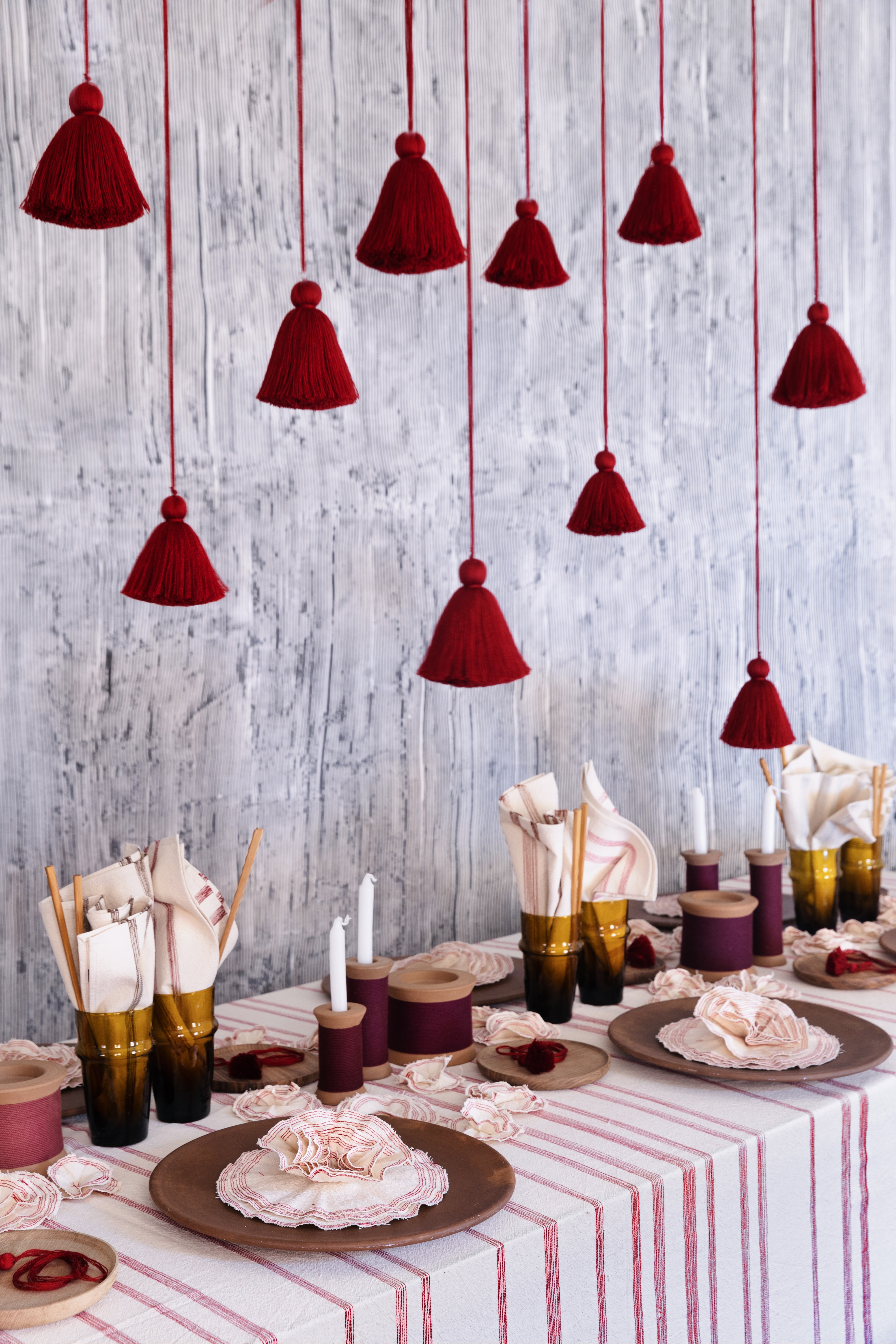 VALERIE BARKOWSKI CHRISTMAS TABLE CREDIT TANIA PANOVA (4)