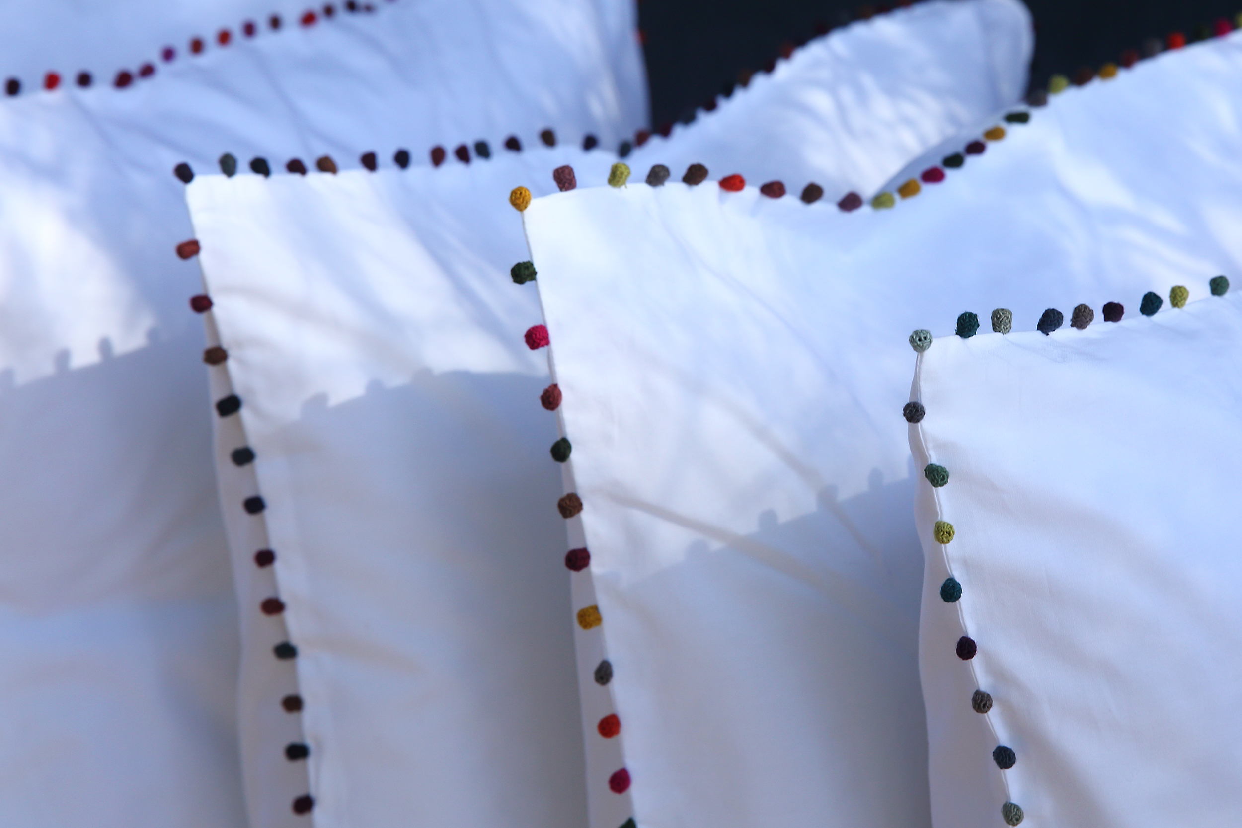 VALERIE BARKOWSKI CAMPAIGN BED LINEN BLANC TAIES AYA DETAIL CREDIT TANIA PANOVA