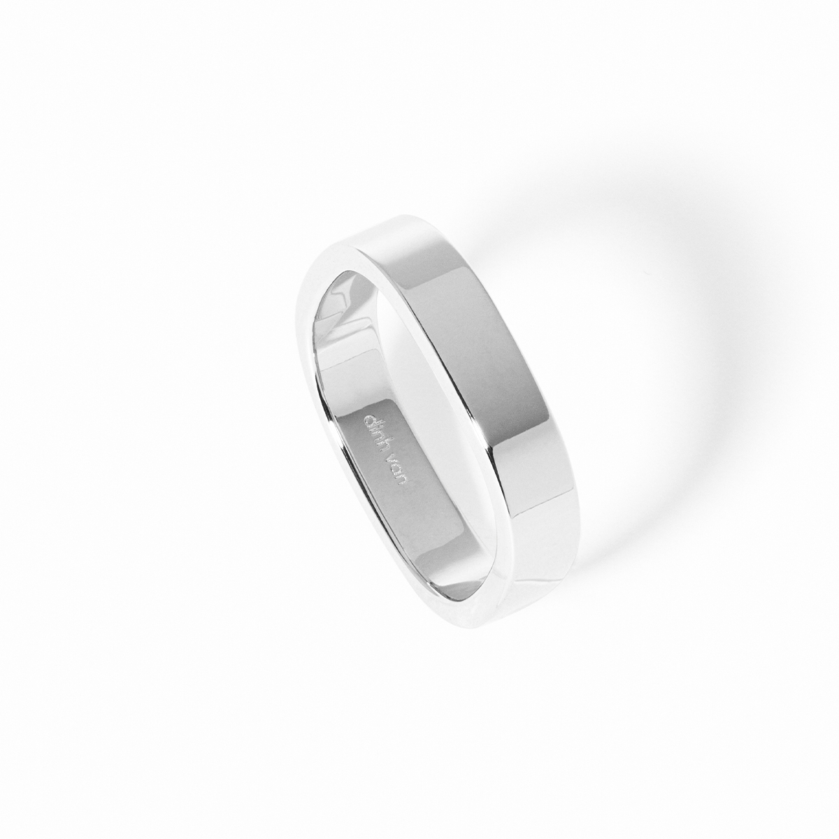 SQUARE WEDDING BAND 4MM 2 300 EURO