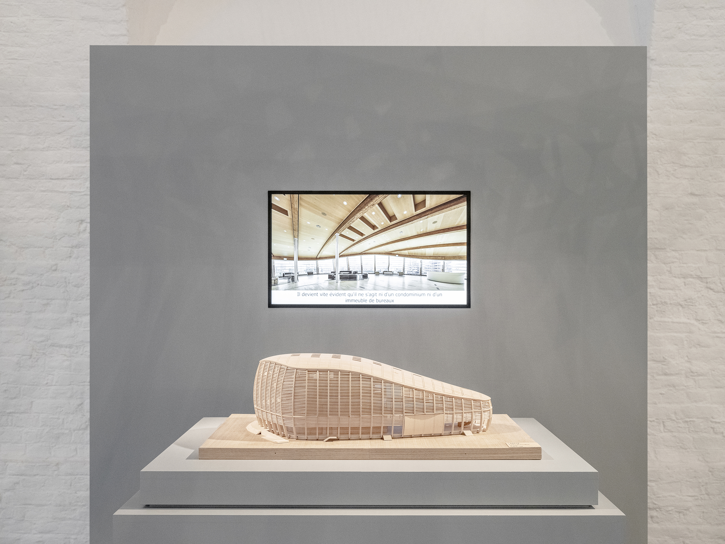 CID DE LUCCHI 57 CRED CAROLINE DETHIER