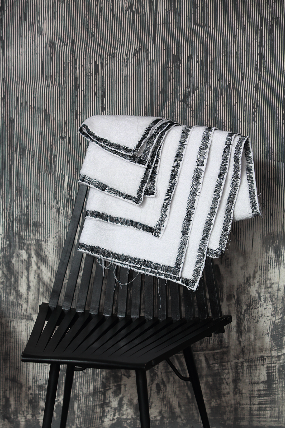 VALERIE BARKOWSKI CALI BATH LINEN BLACK FINISHES CREDIT TANIA PANOVA