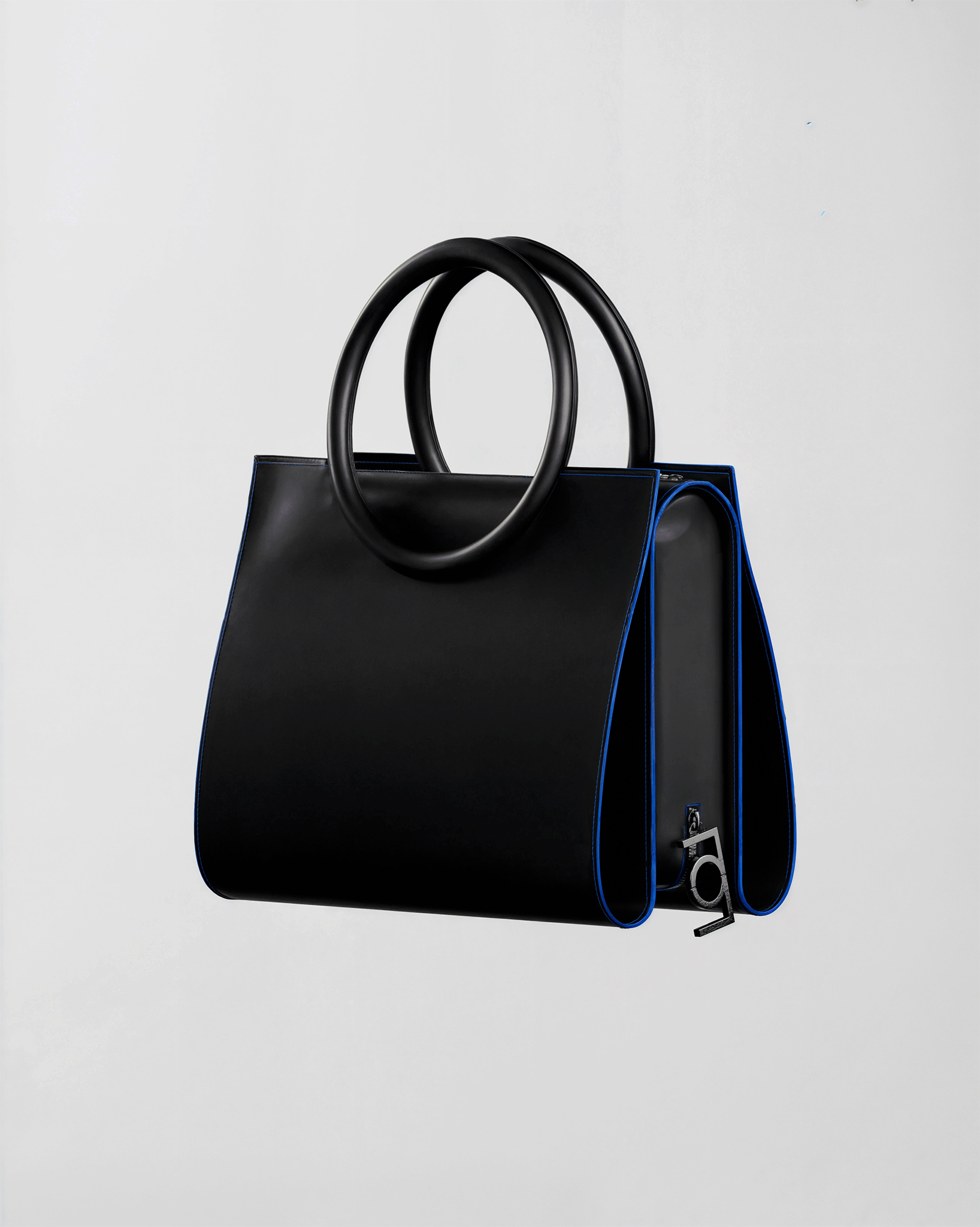 AMOROMA THE ONE BAG FORMAT A4 19