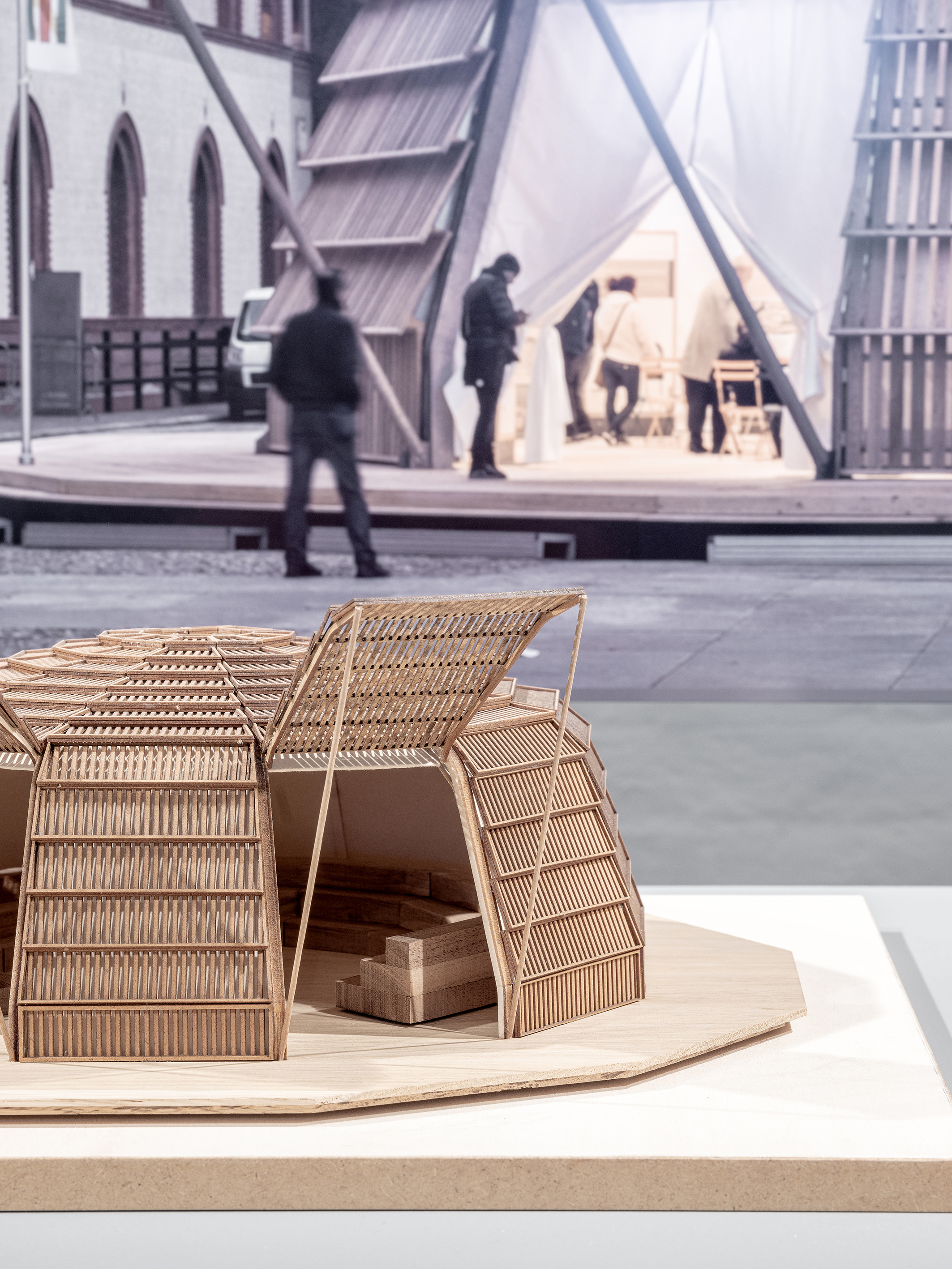 CID DE LUCCHI 86 CRED CAROLINE DETHIER