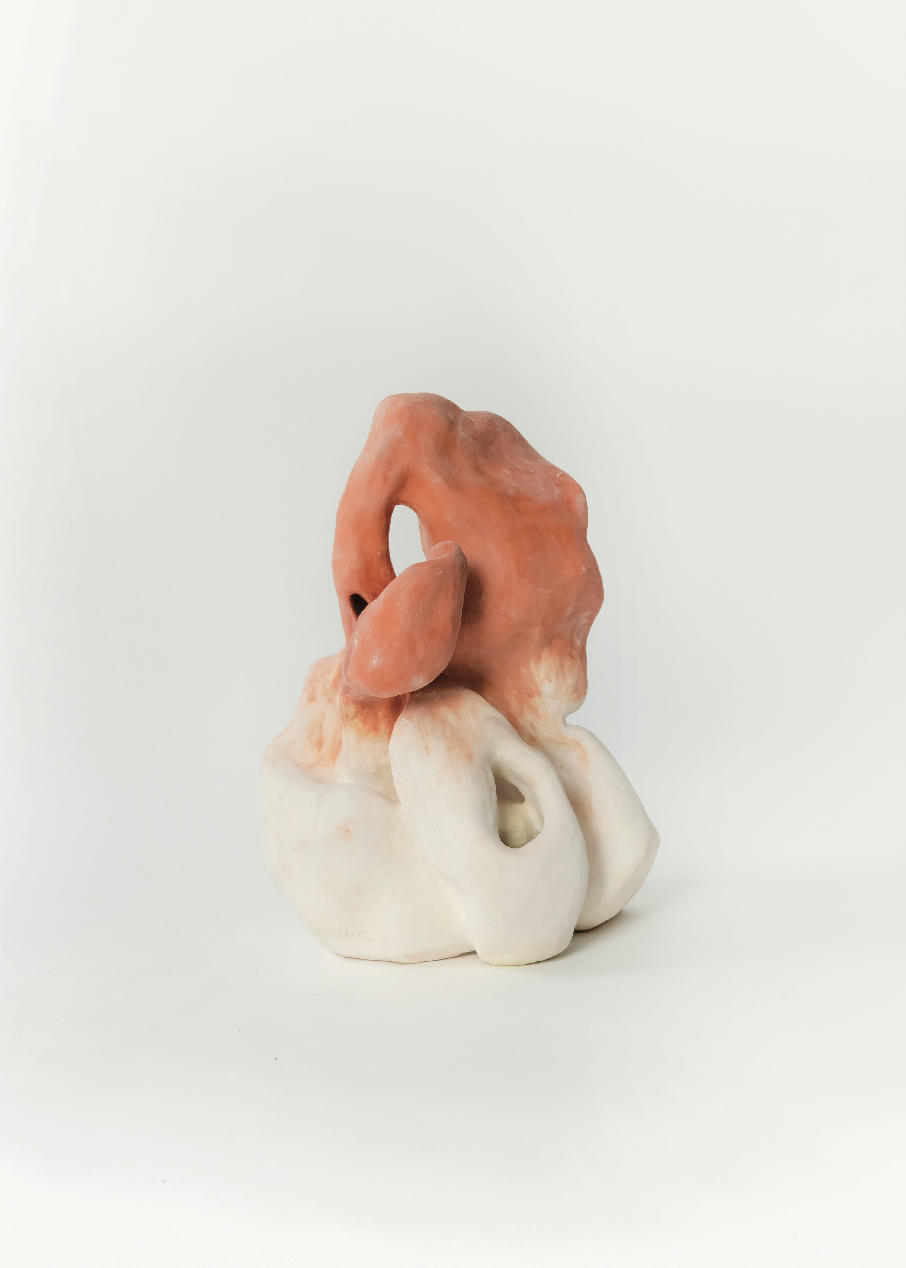 CB26 GALERIE ANNE SARAH BENICHOU JULIETTE MINCHIN PEAU DE TERRE  5 2021 CERAMIQUE CREDIT BONJOUR GARCON