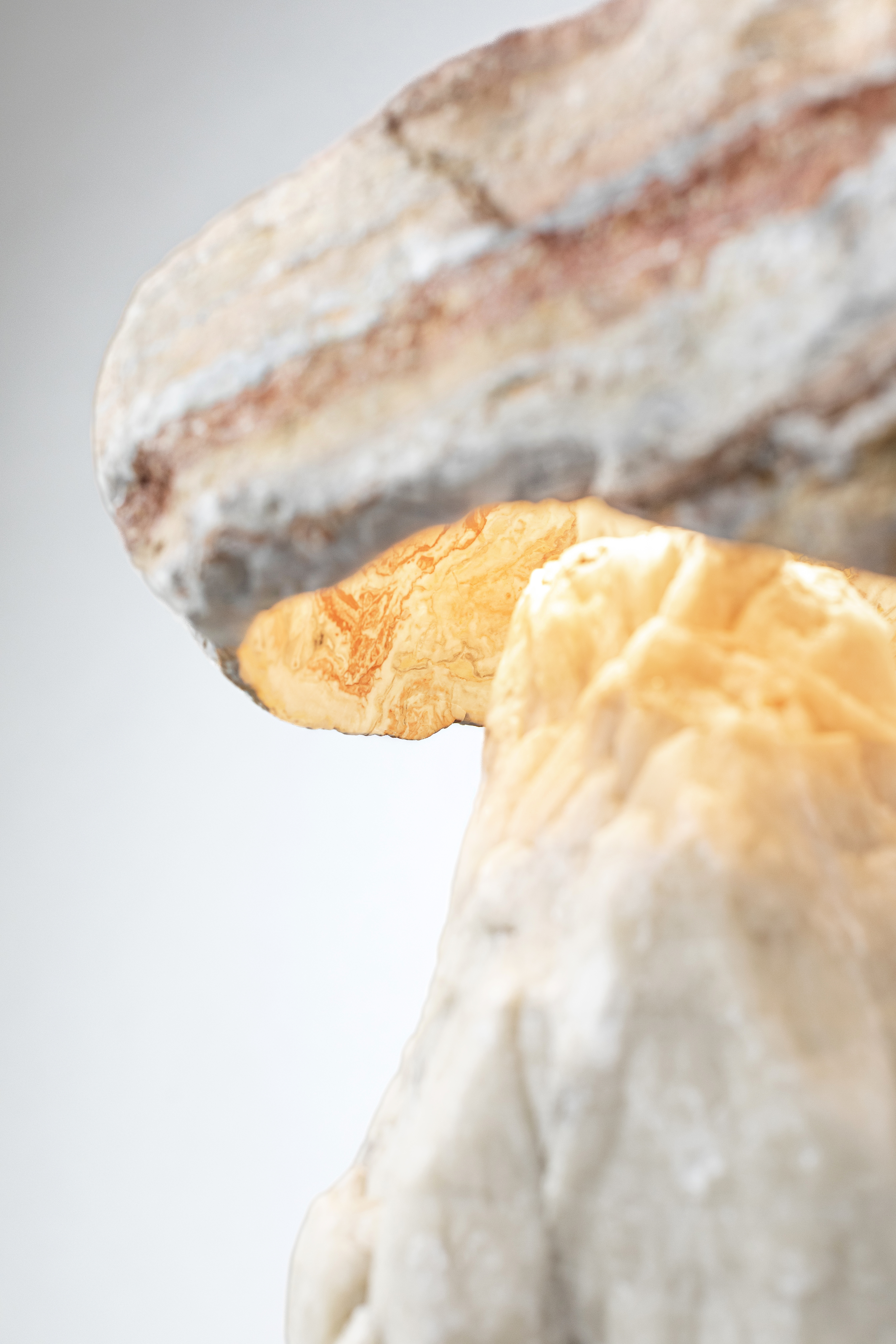 THE ROOMS SORRY WE ARE CLOSED MAARTEN DE CEULAER CAIRN LIGHT 25 CREDIT SISKA VANDECASTEELE 