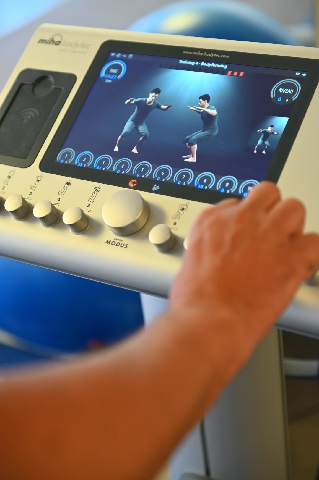 BODY TRAINING STUDIO 5