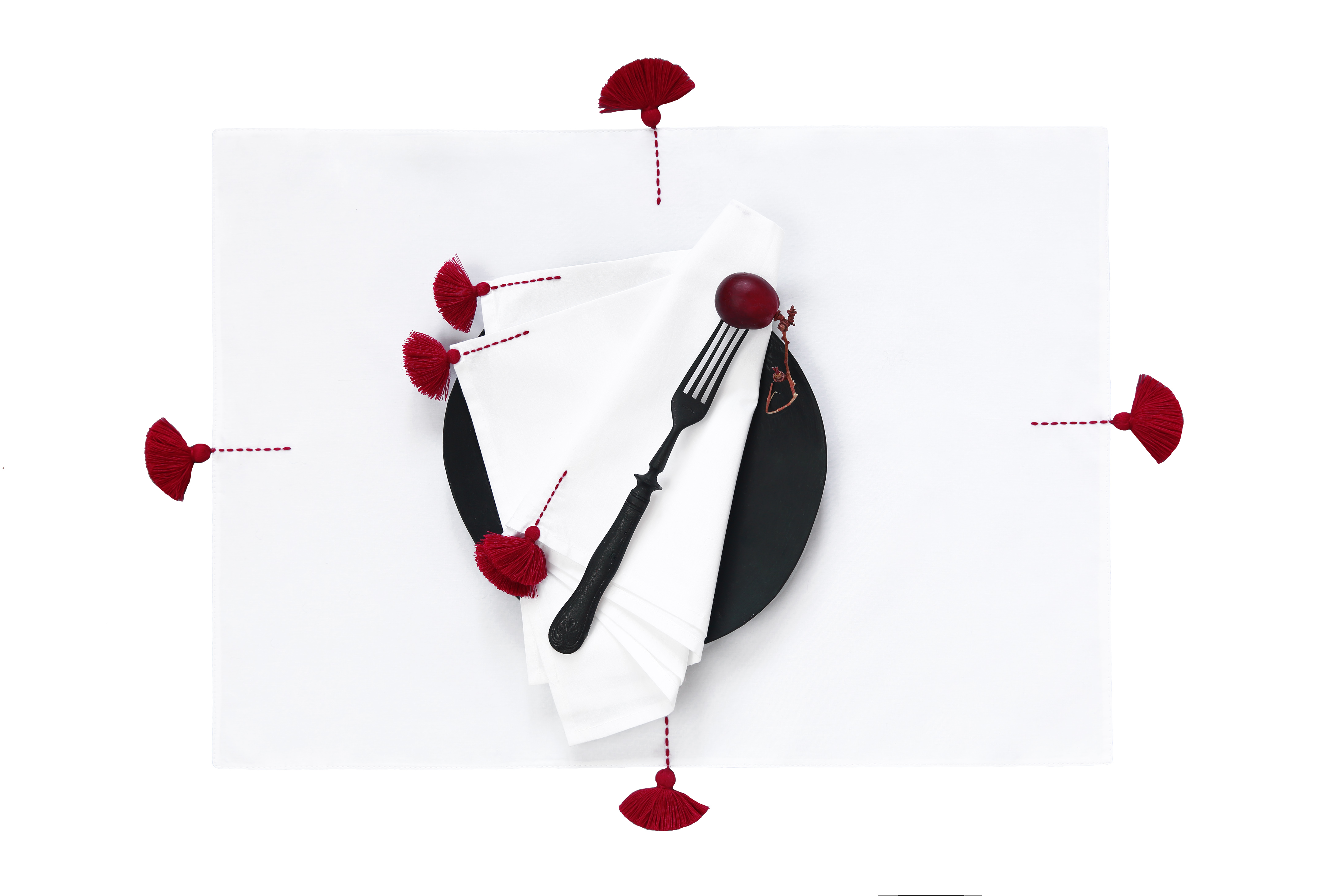 VALERIE BARKOWSKI BROKEN PLUS LINGE TABLE BLANC FINITION CARMIN SET SERVIETTE CREDIT TANIA PANOVA 19EUR