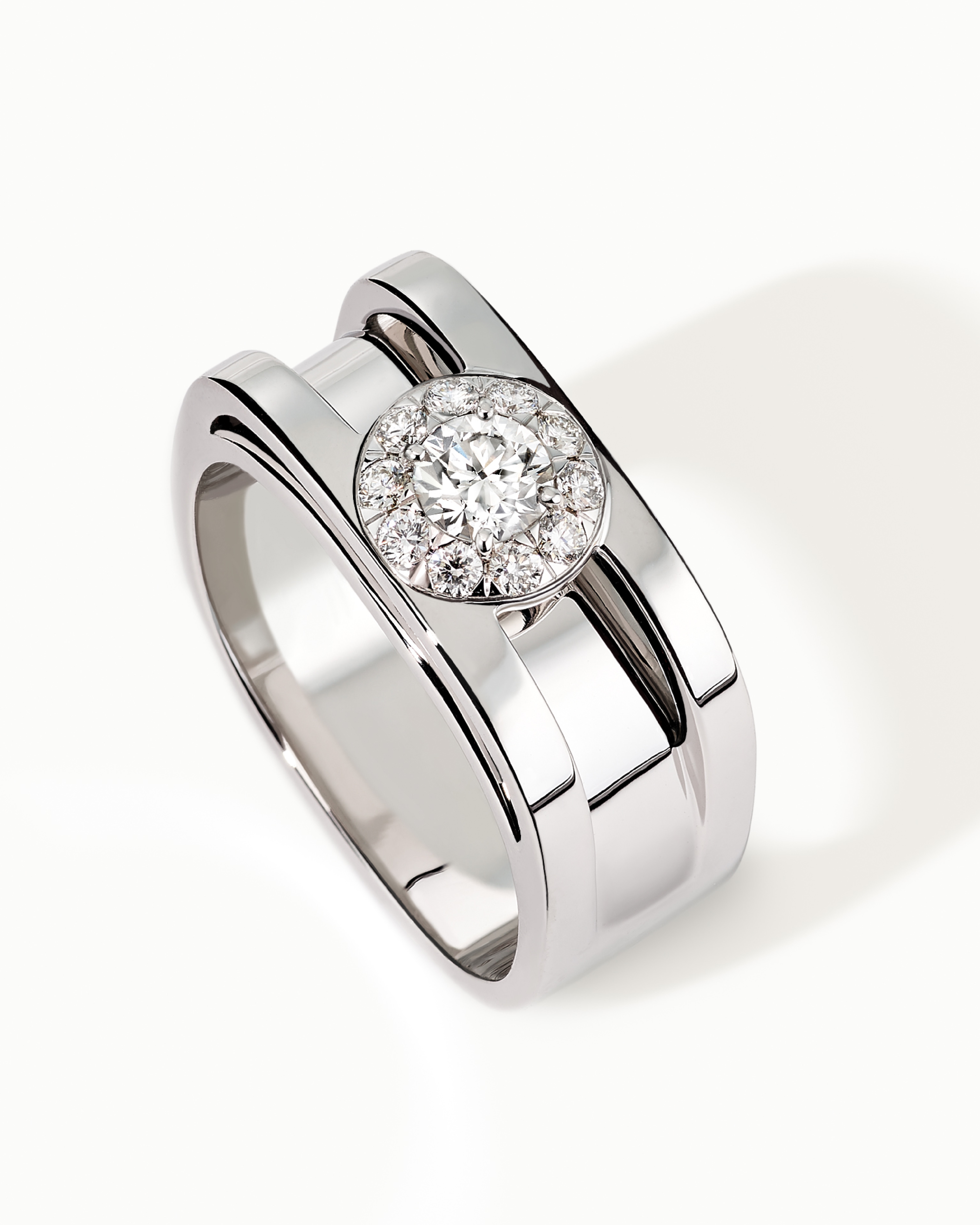 DINH VAN CAPUCINE PAVED RING WHITE GOLD AND DIAMONDS 8100EUR