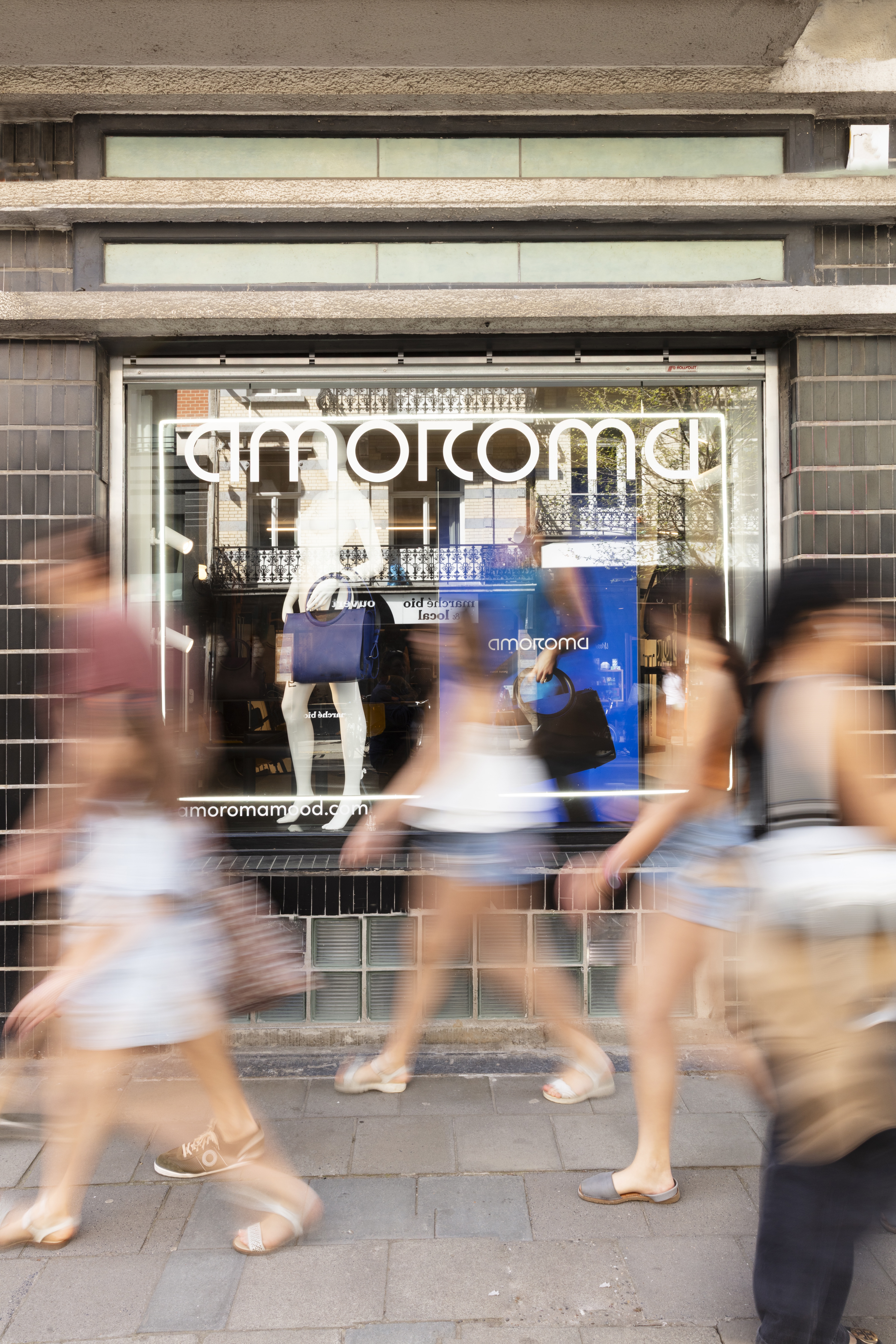 AMOROMA VISUALS BOUTIQUE 150
