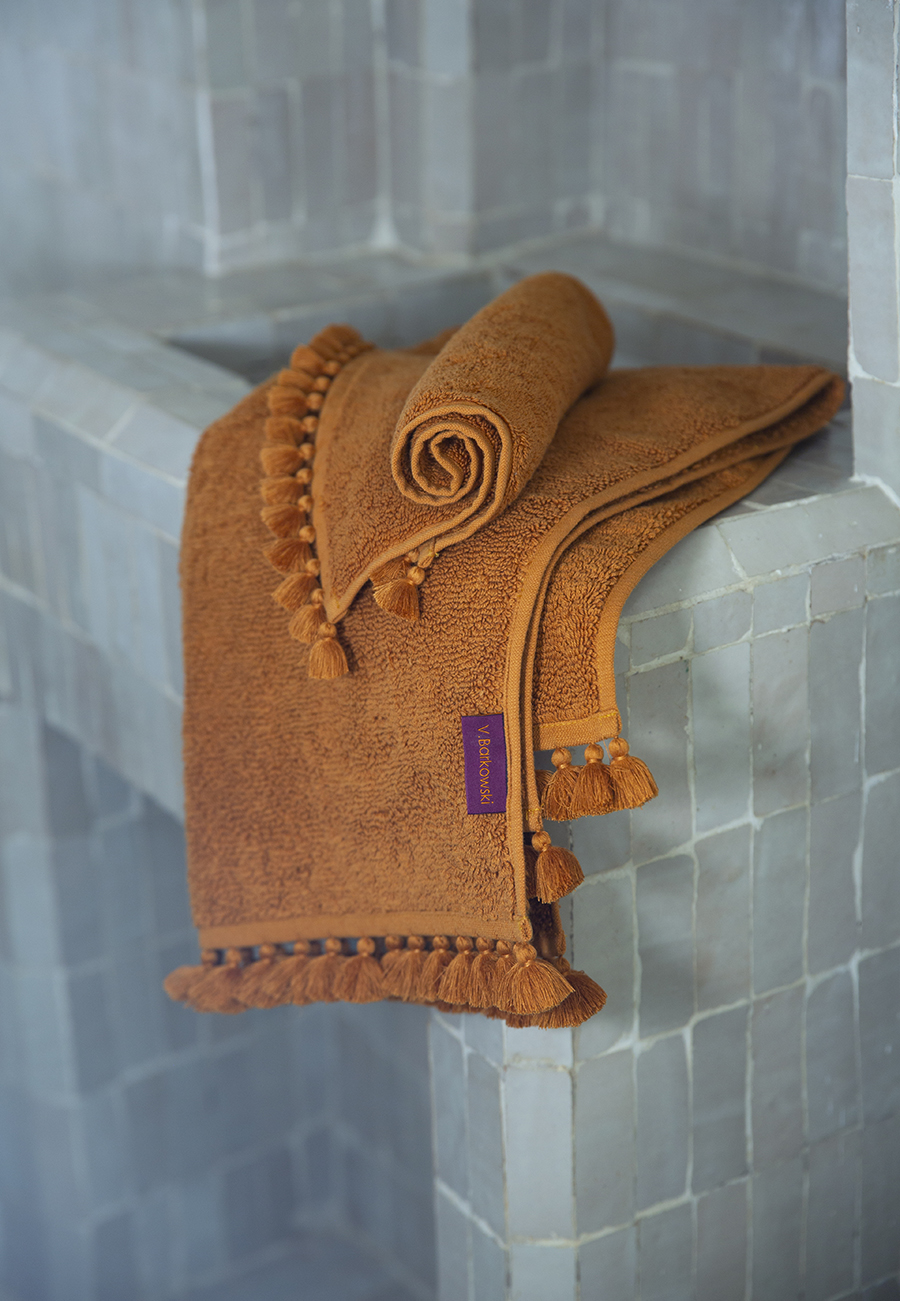 VALERIE BARKOWSKI BATH LINEN LAMU AMBRE CREDIT TANIA PANOVA 3