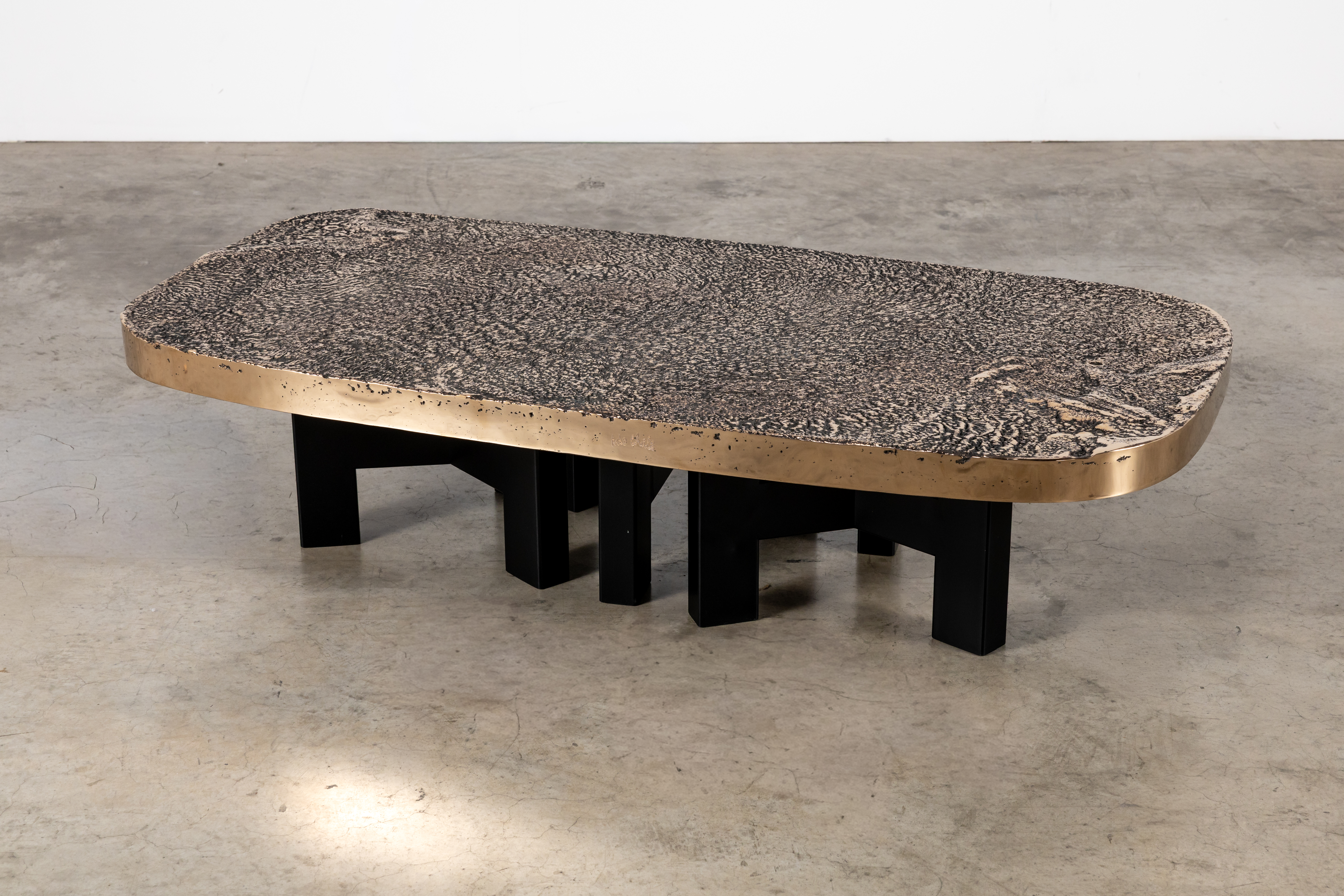ADO CHALE TABLE VOLCANIC 144CM X 73CM  CREDIT GILLES VAN DEN ABEELE 