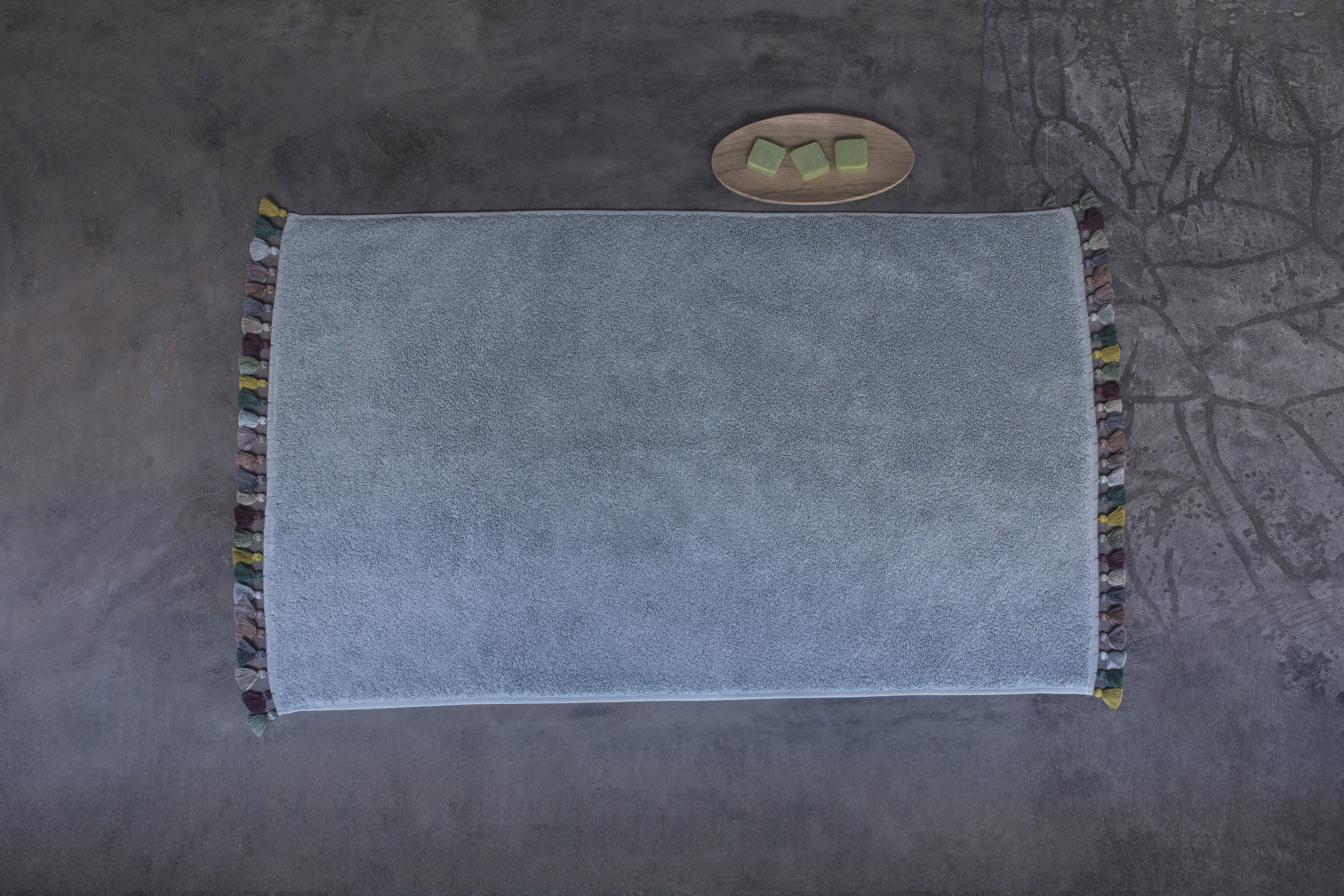 VALERIE BARKOWSKI LAMU LINGE BAIN EPONGE WATER FINITION AQUA TAPIS  CREDIT DELPHINE WARIN